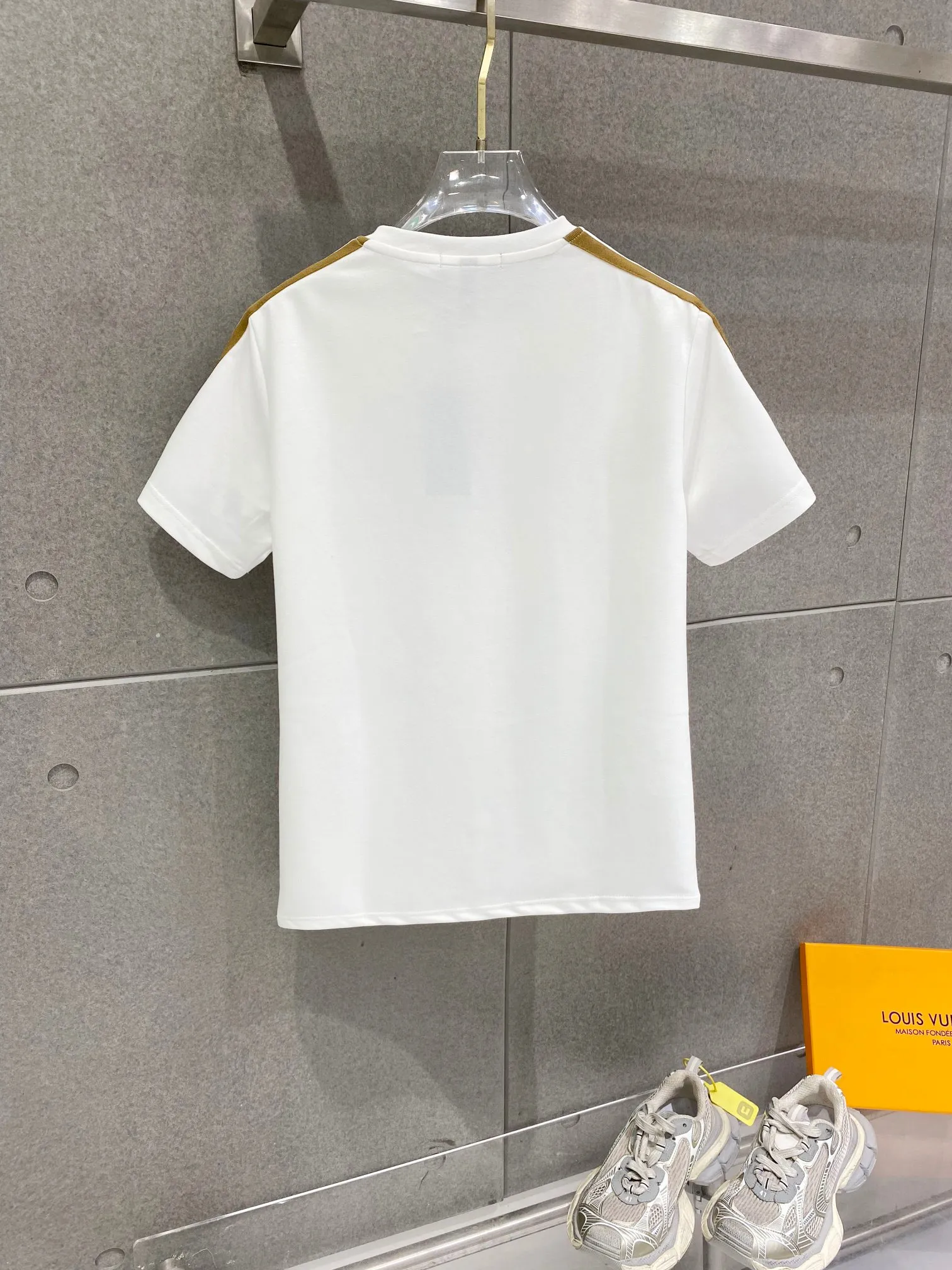 Classic ， Versatile ！ ， Classic logo ， 👍 ！ ， ， ， ， ， ！ ， ！ Sizes M-3XL