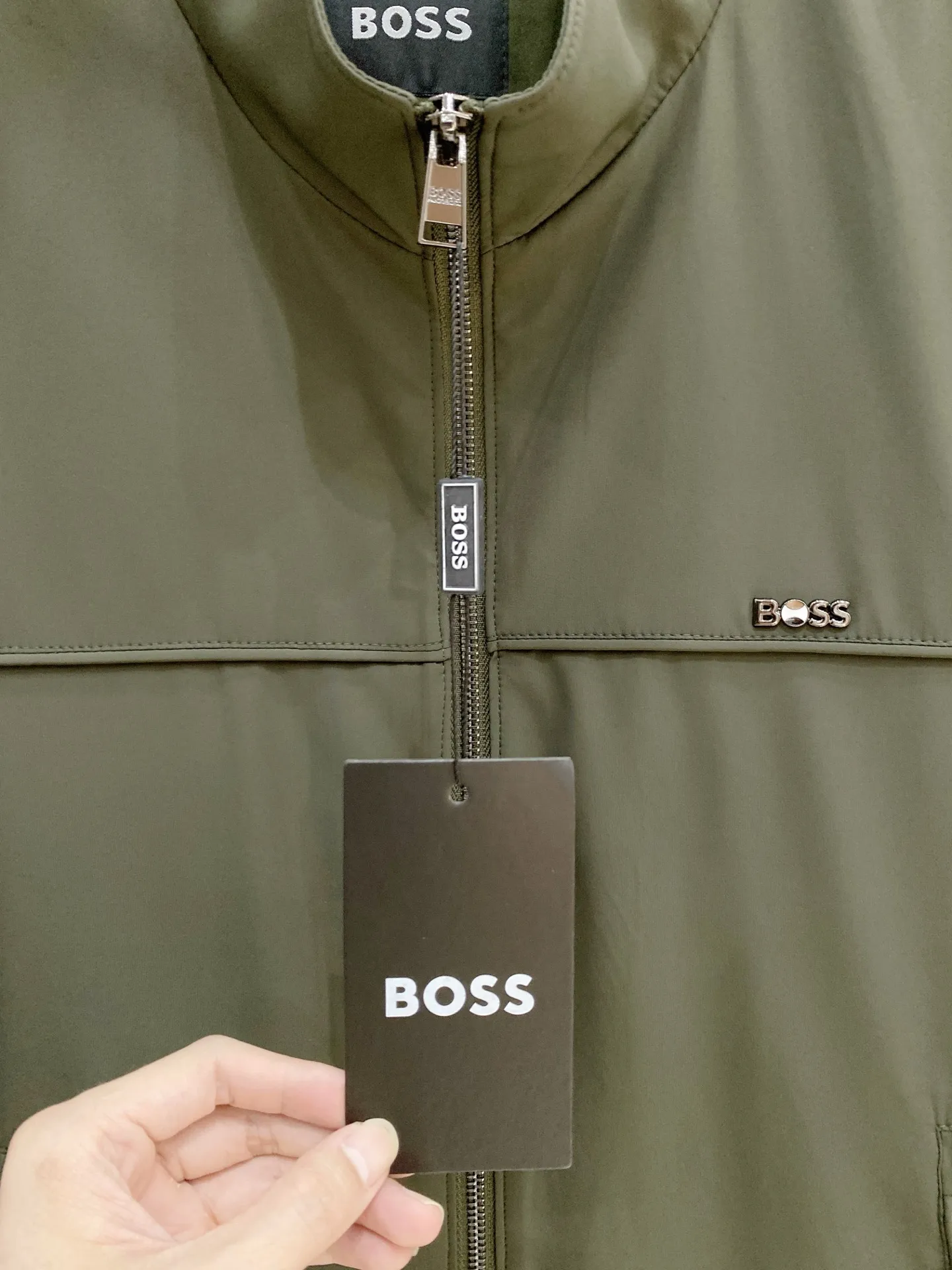 BOSS ：Classic ， ， ， ， ， ， 。 ： ， ， ， ， Lightweight 。 ： 、Navy Blue、 ， ， ， 、 、 。 ： ， ； ， ； ， ， Quality。 Sizes：M‑4XL