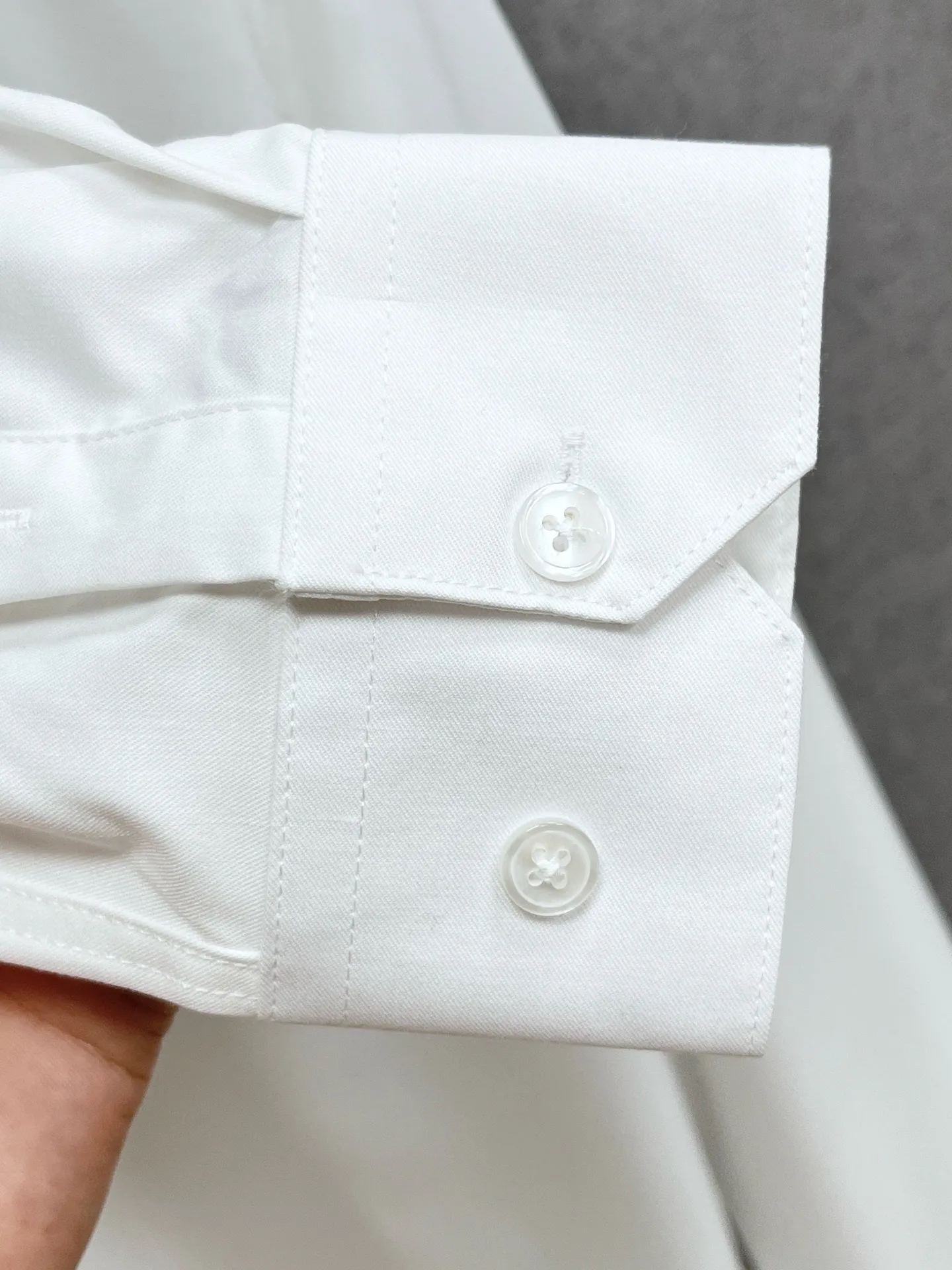 ⚜️BOSS ， ， ， 、 。 。 。Premium 。 ：Black、White ：38—44（M—4XL）