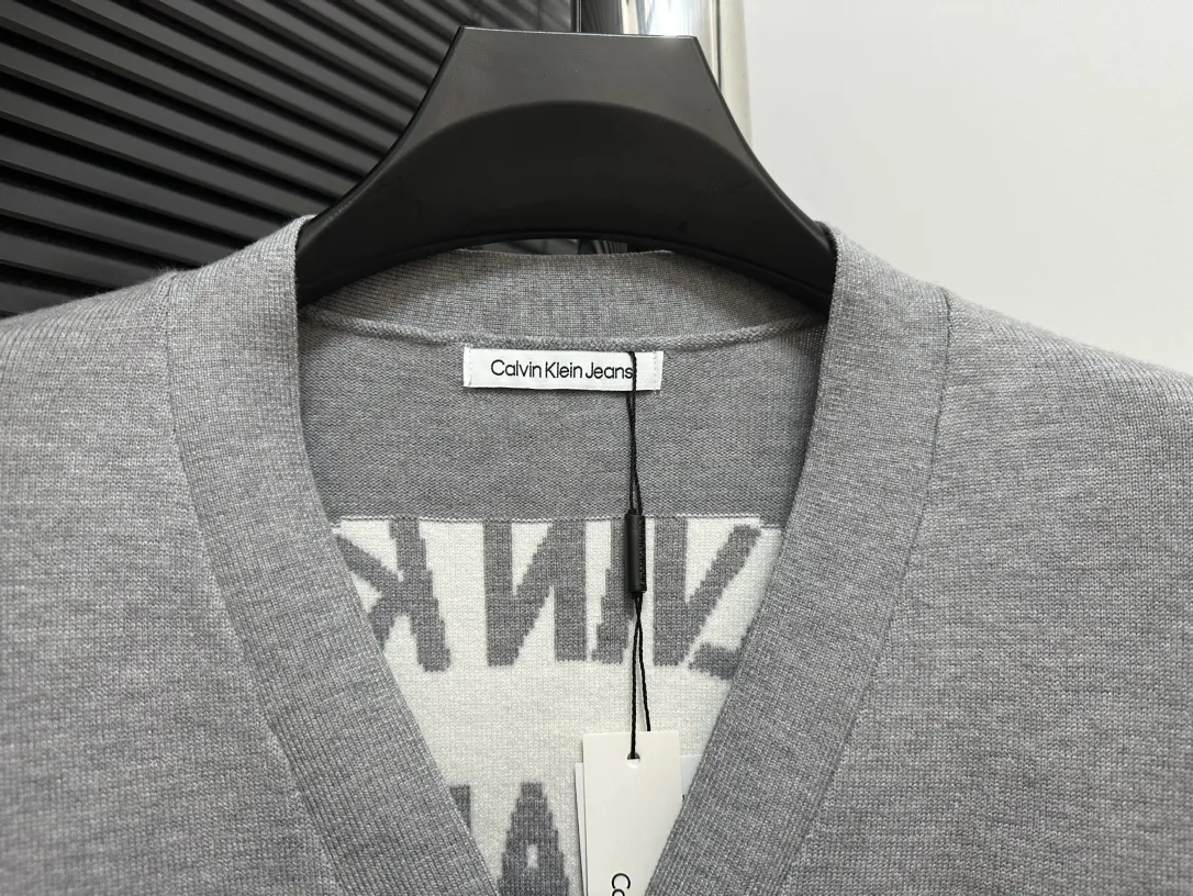 【Cain Klein 】 24FW v ® 𝐂𝐤 Gray ➕ 𝐂𝐤 Classic Light Gray logo logo ( ) Size：S-XL