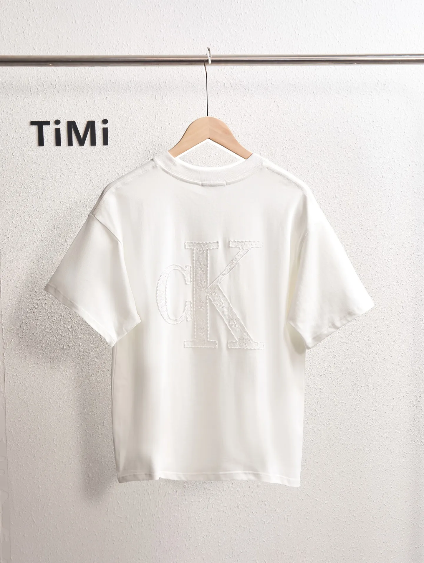 TM Calvin Klein Jeans ck New Arrival ： 32 ： Hot Sale os ：Black White Size：S M L XL