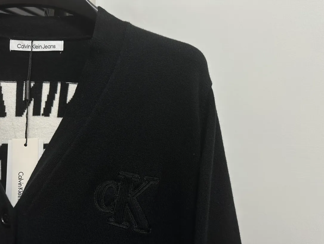 【Cain Klein 】 24FW v ® 𝐂𝐤 Gray ➕ 𝐂𝐤 Classic Light Gray logo logo ( ) Size：S-XL
