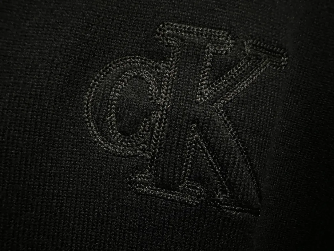 【Cain Klein 】 24FW v ® 𝐂𝐤 Gray ➕ 𝐂𝐤 Classic Light Gray logo logo ( ) Size：S-XL