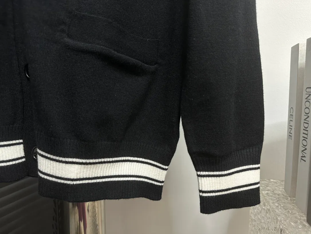【Cain Klein 】 24FW v ® 𝐂𝐤 Gray ➕ 𝐂𝐤 Classic Light Gray logo logo ( ) Size：S-XL