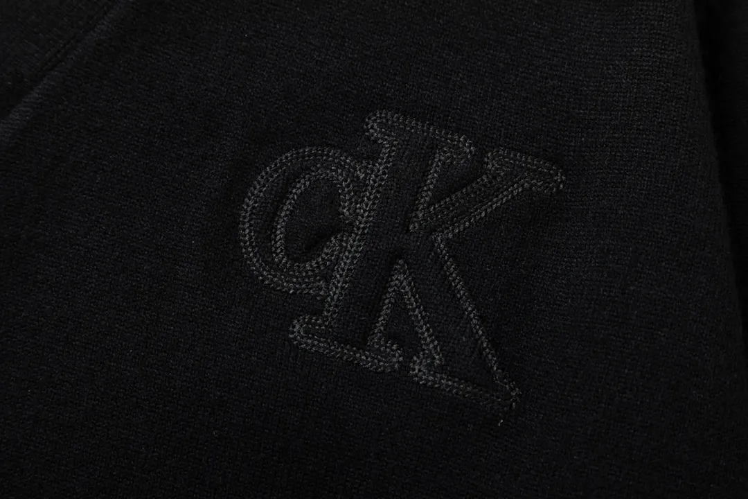 Calvin klein/ck V ！ ， ， … Jennie ， Classic logo ， ， ， 。 ， ， ， ，Versatile ， ！ ！ ：Black/Gray Size：S M L XL