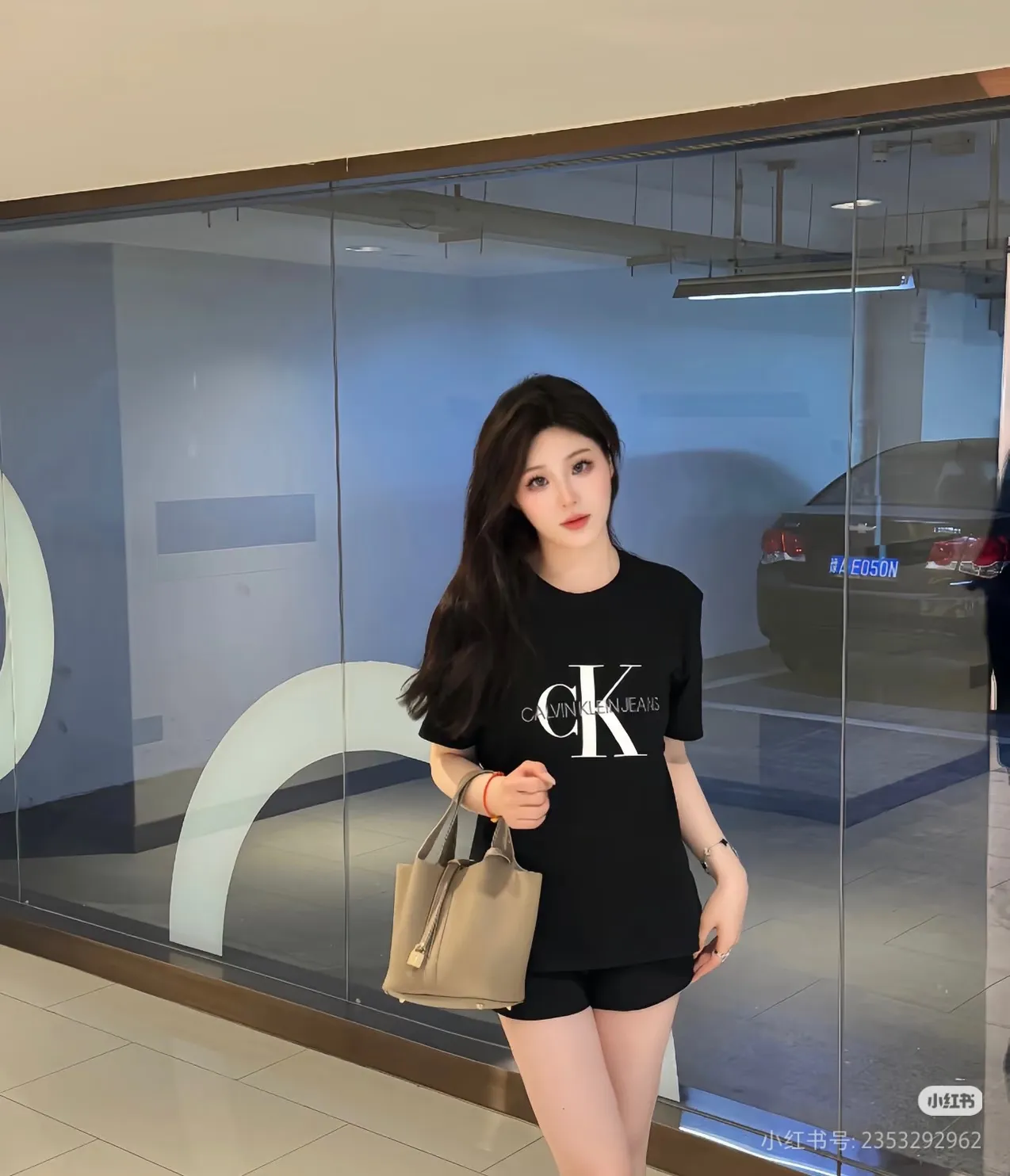 85 ：G Calvin Klein New Arrival CK + T 【 Hot Sale｜ Same Style｜ CK 】 1️⃣ 26 ， 、Breathable ，Oversize ， ！ 2️⃣ Classic CK + ， ， ， / ， ， 3️⃣ Quality 3 12 ， 1:1 ， ， 、 、 ：White Black Same Style Size：S M L XL ⚠️ Size ： ， ， 3cm