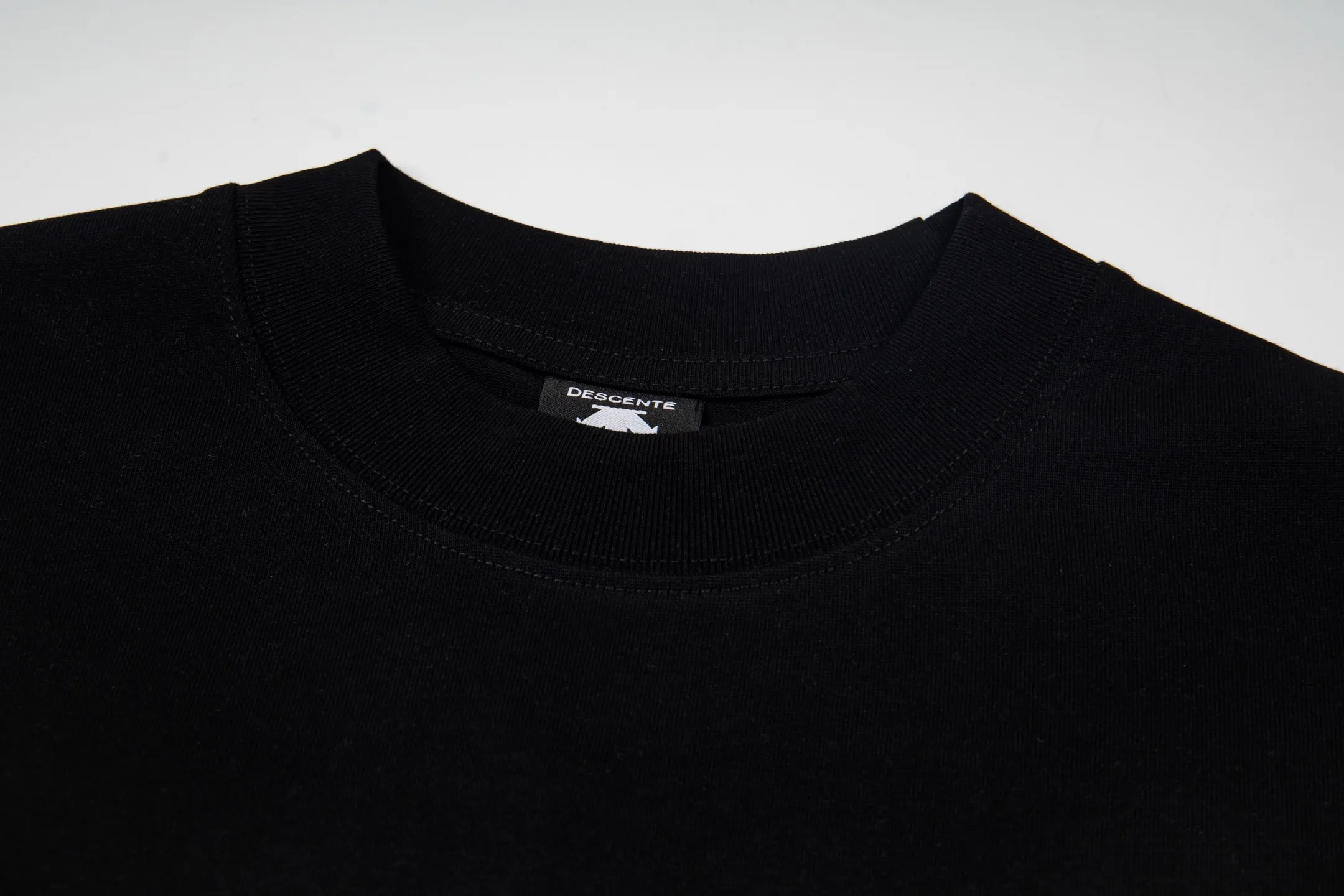 DESCENTE Series g Same Style Sizes：1 2 3 4 :Black White