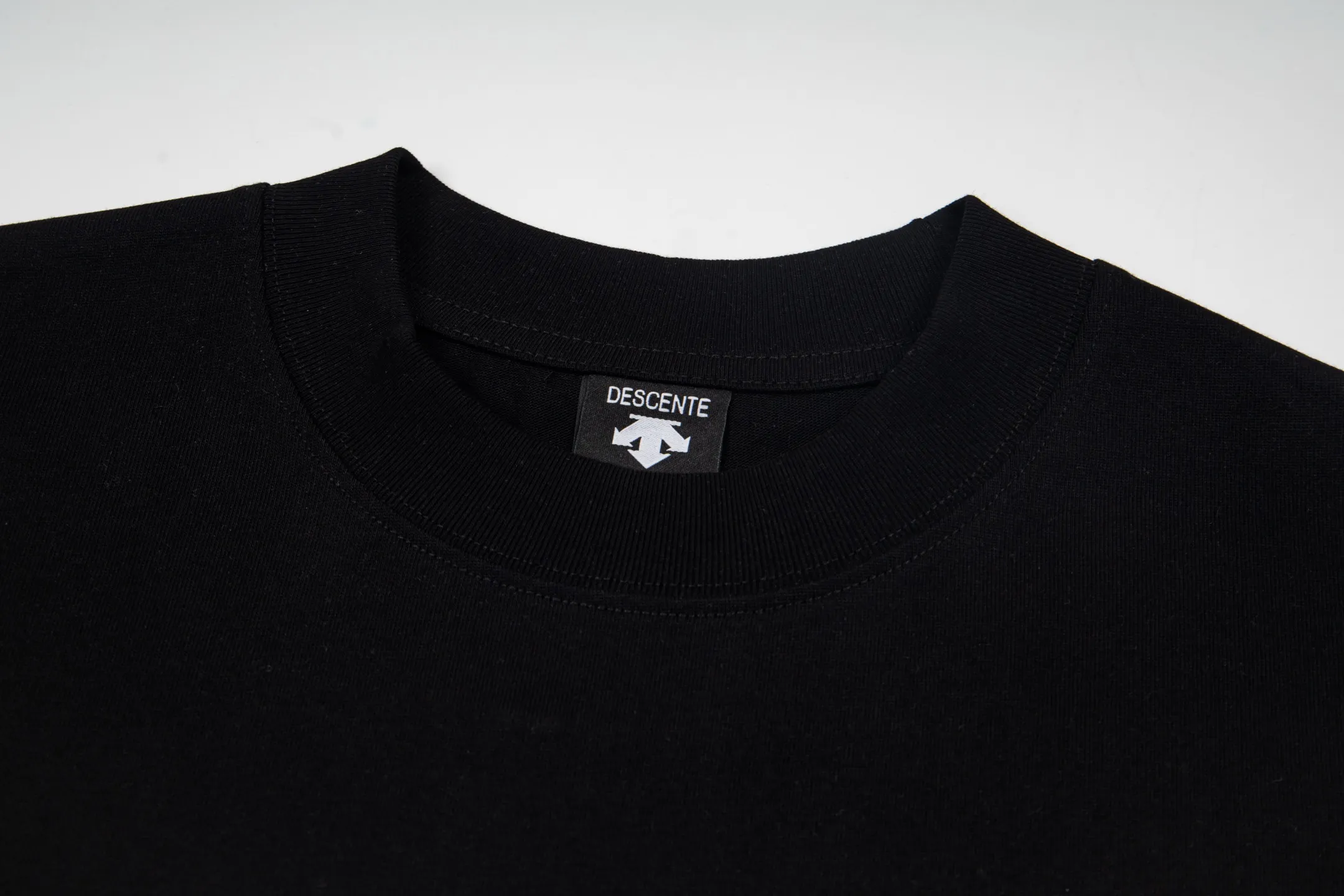 DESCENTE Series g Same Style Sizes：1 2 3 4 :Black White