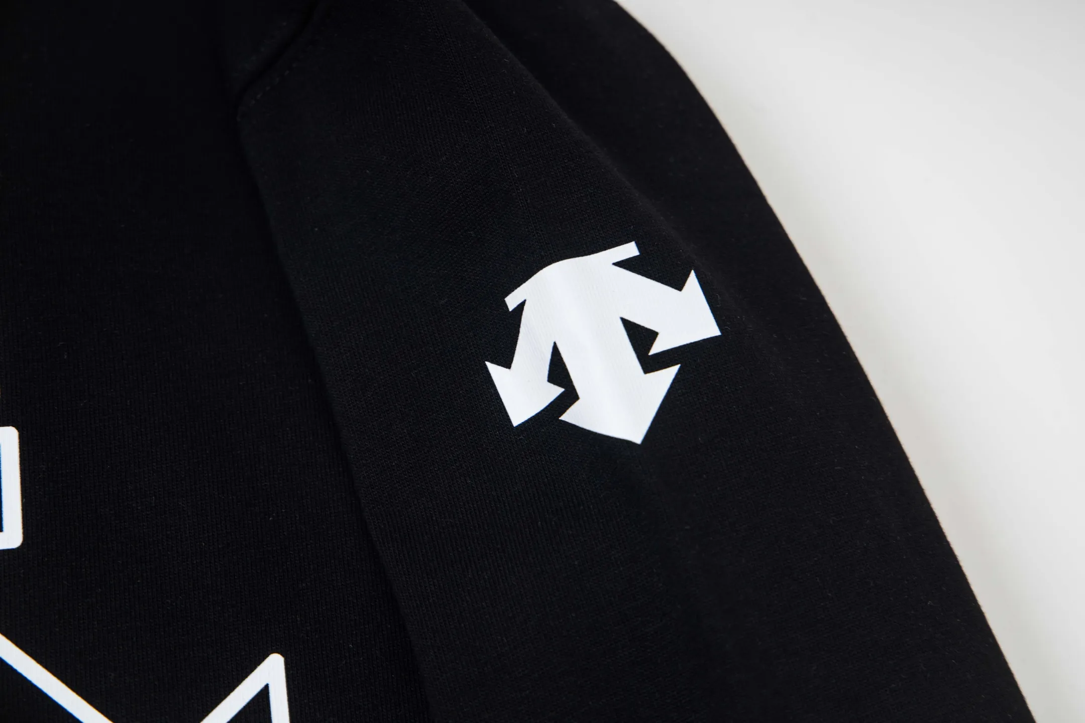 DESCENTE Series 32s Classic Same Style ：Black White Size：XS L :Black White