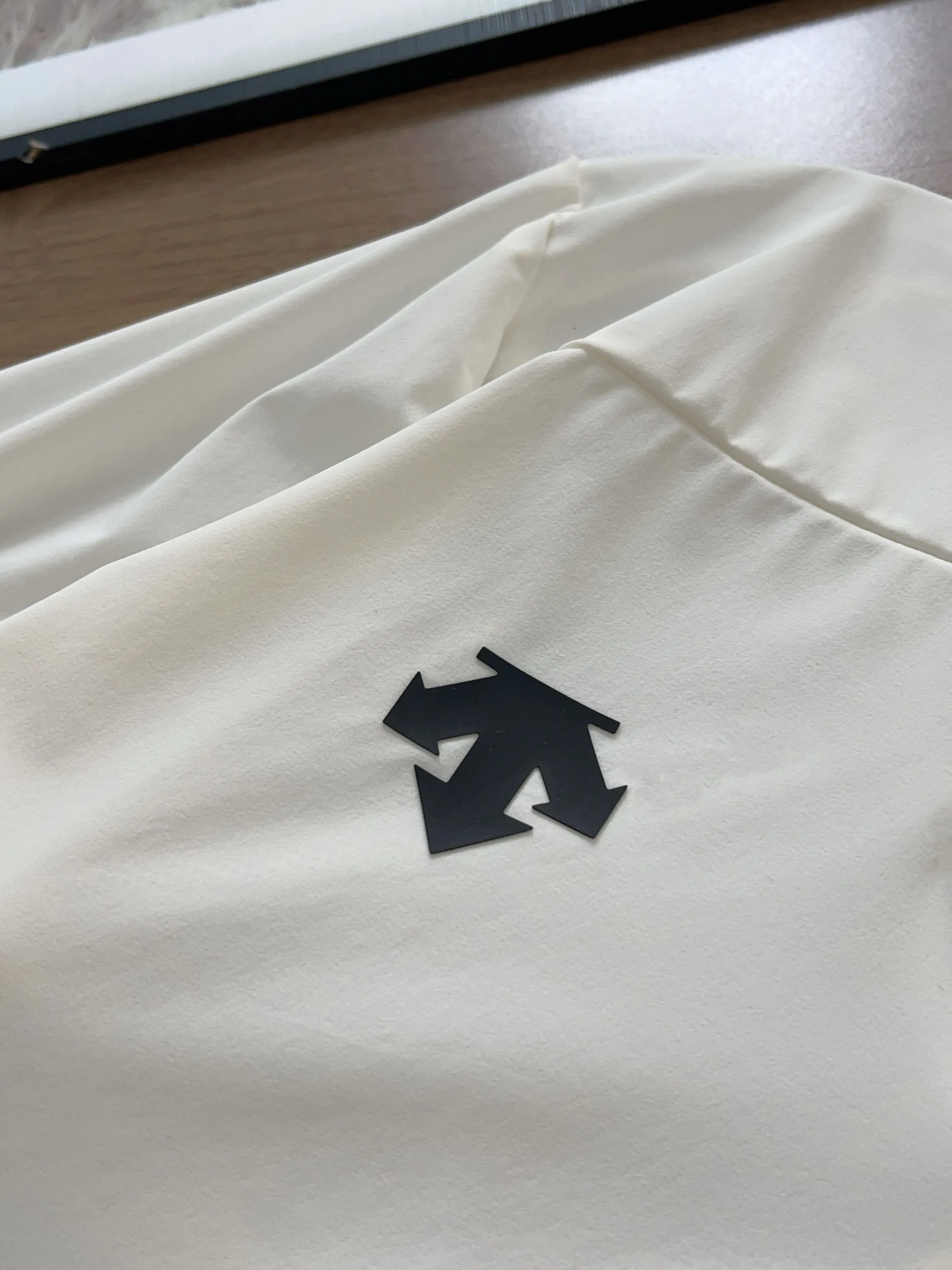 9935# DESCENTE ！ ！Premium Quality ！ ， ， ， 99% Breathable 、 ， ！ 、 。 Windwall 、 、 、 、 … 、 、 、 … 、 ， 、 ， 、 … 、 ！ 、 … ！ ！ ：Black，White，Gray Size：M-3xl