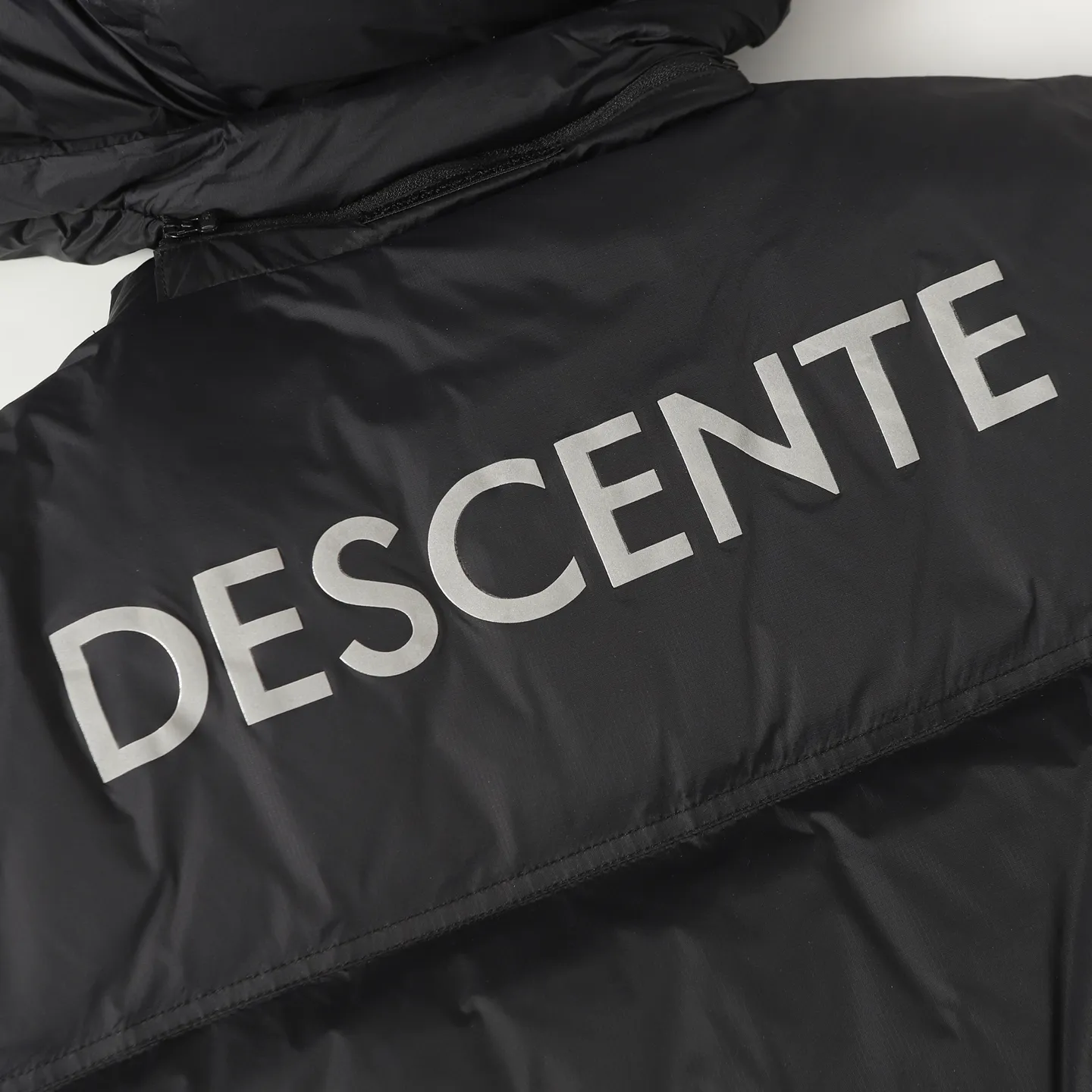 D*scente｜ * / ， ， ， ， ，90 ， ， ！ ， ， ， ， ， logo ! ， 、 Breathable ， ， ～～ ：Black、White、Red Size：XS、S、M、L、XL、XXL