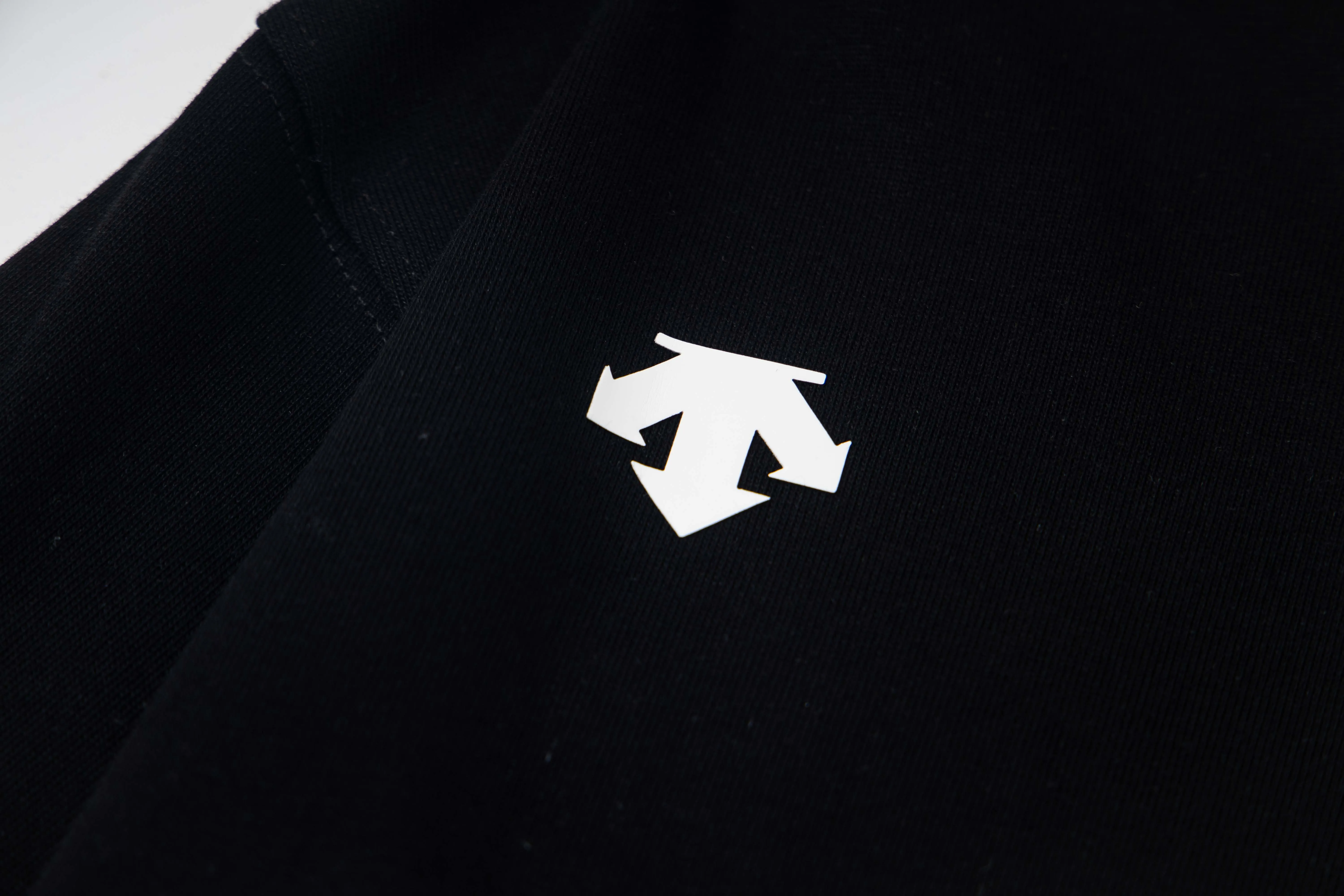 DESCENTE Series 32s Classic Same Style ：Black White Size：XS L