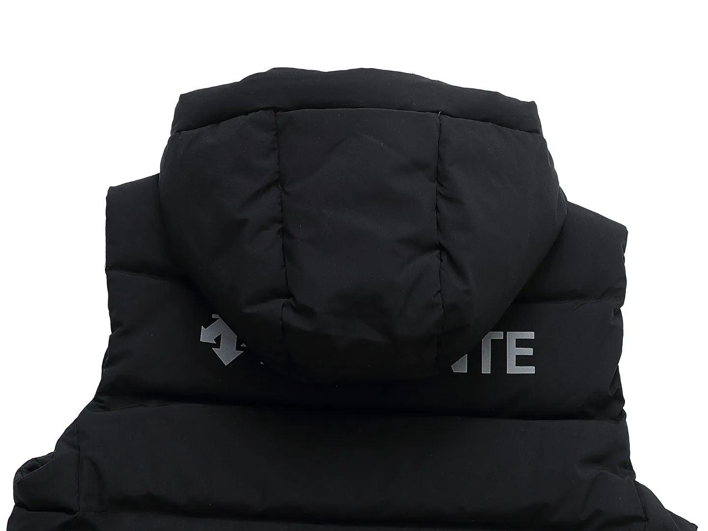 ：Black，White sizi： DESCENTE— New Arrival New Arrival - COLD PROMAX ， 、 、 ； 90 ， 、Lightweight， ！ 、 ， ， ， ， Quality ！