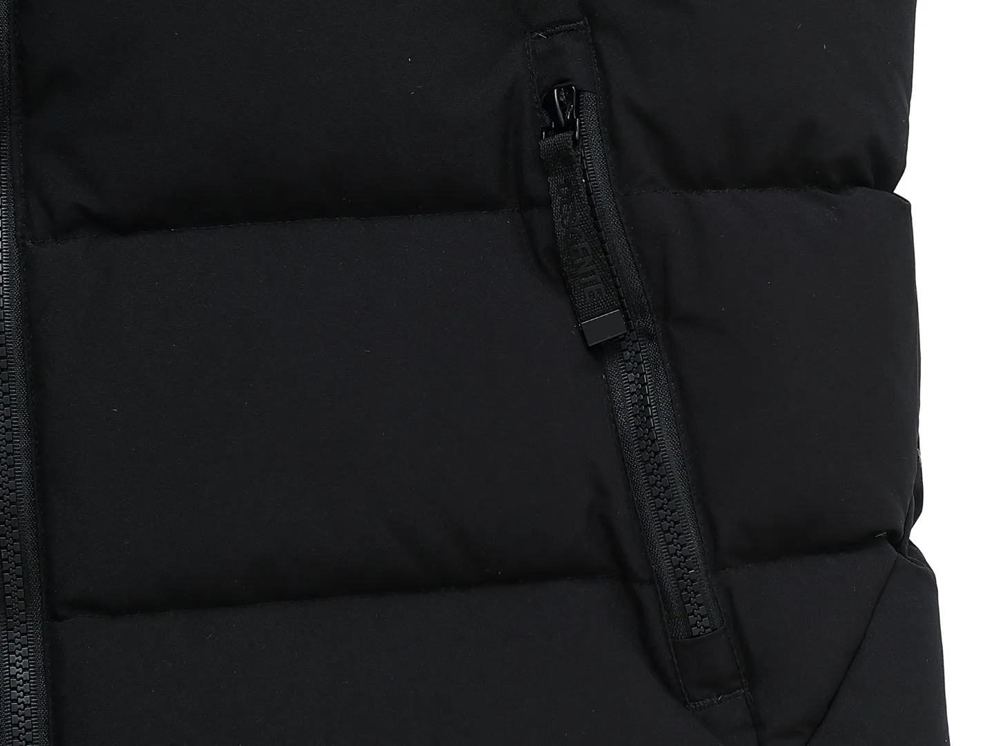 ：Black，White sizi： DESCENTE— New Arrival New Arrival - COLD PROMAX ， 、 、 ； 90 ， 、Lightweight， ！ 、 ， ， ， ， Quality ！