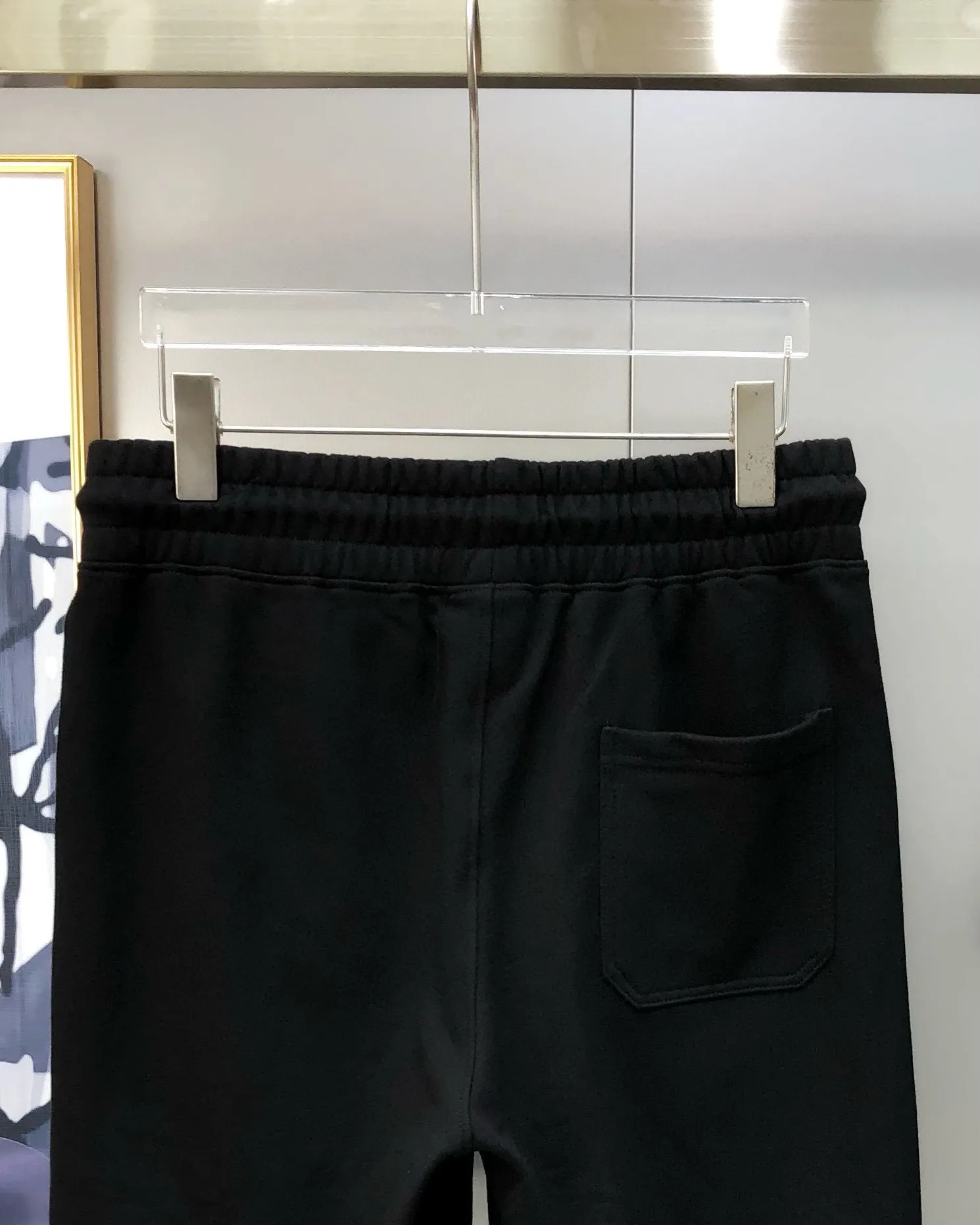 Descente New Arrival Original men's casual shorts, the latest release on the official website of the counter, Premium Quality, simple, fashionable and elegant, customized original imported 100% cotton fabric, simple and elegant Versatile style, elegant and handsome upper body, giving you a new sense of sight! The details are all in place, no one is picky about the upper body, and you must pay for your own money. Size: S-XL (the maximum size can be worn is about 185 pounds, please state your height and weight when placing an order) Black Gray