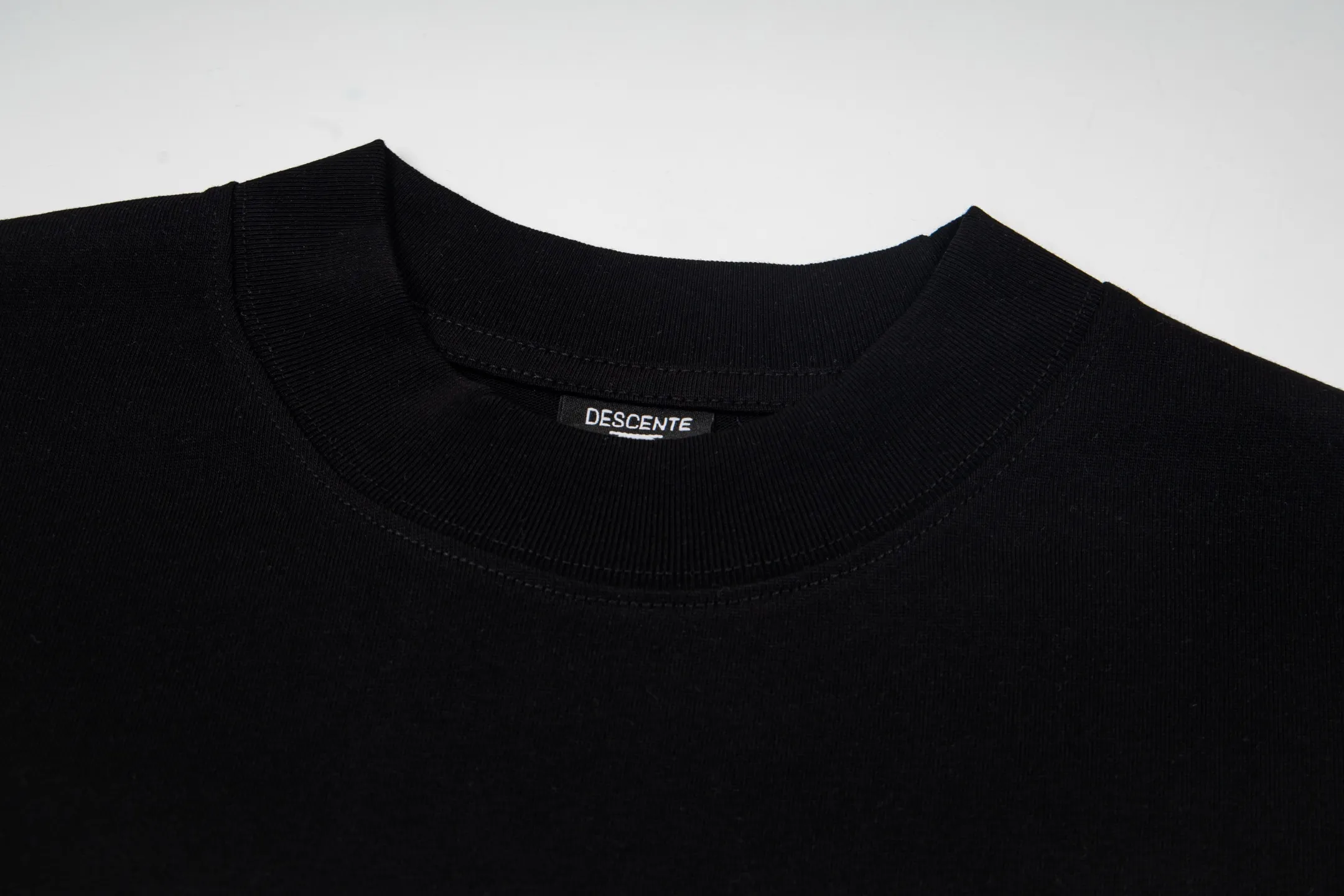 DESCENTE Series g Same Style Sizes：1 2 3 4 :Black White