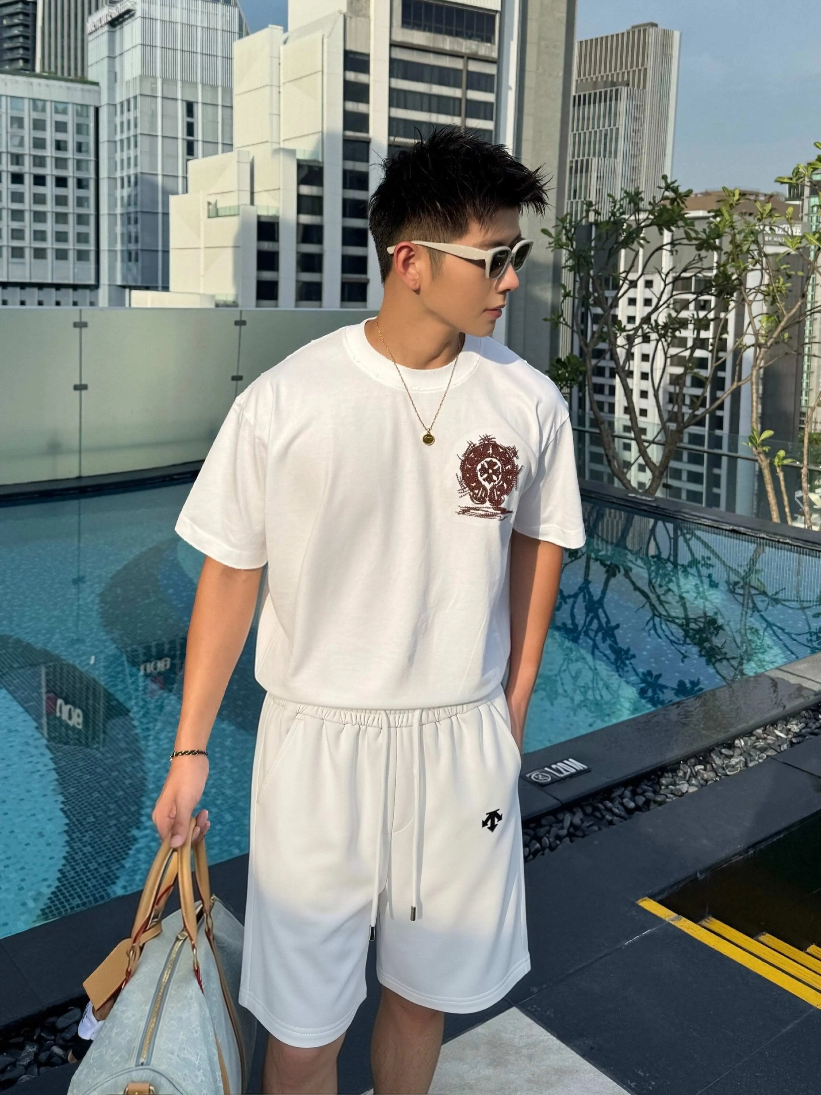 Model upper body picture
