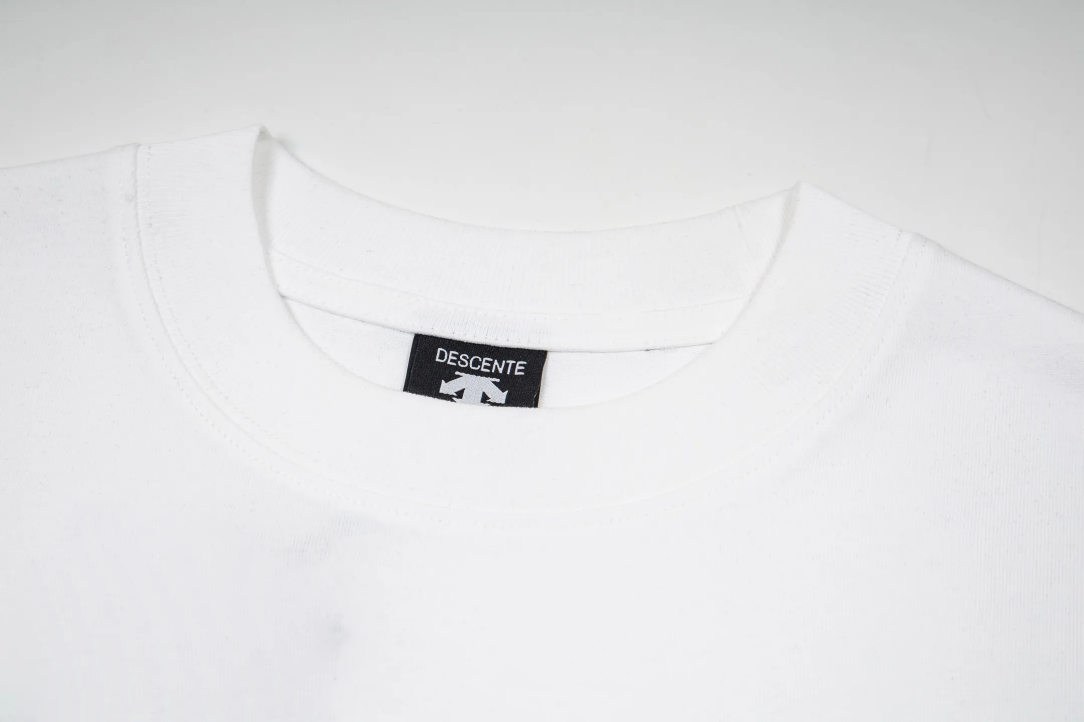 DESCENTE Series g Same Style Sizes：1 2 3 4 :Black White