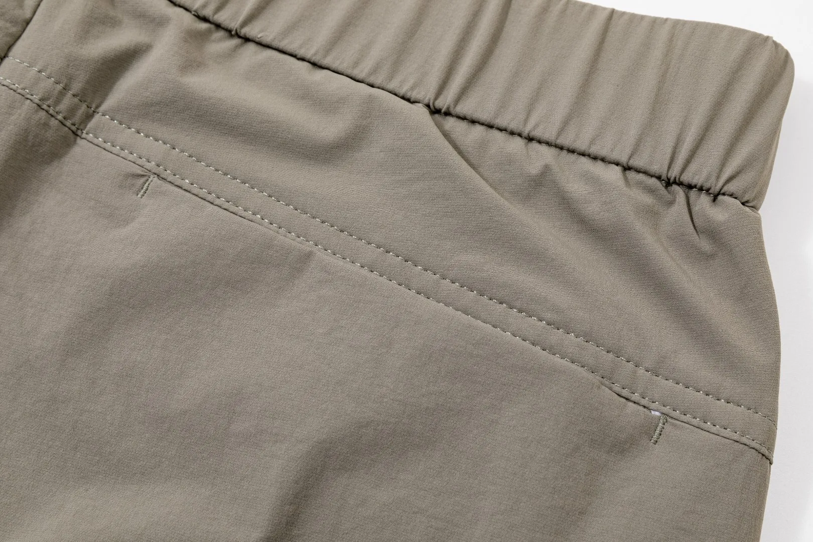 Descente waterproof American functional high-street waterproof pants 🌟Exclusive hot product, simple design, summer must-have, Classic logo, simultaneous official website sale, suitable for urban commuting and outdoor travel, rarely available through Ocean Trading Company channels! It is also the most basic best-selling item, creating a blockbuster item that can be used in many occasions. It will definitely kill all pants! Zipper lock design, a must-have for couples in the summer season! Full of details! High quality, looking forward to your use in all seasons to meet different needs! The upper body is very cool! Xiaohongshu/Weibo celebrity blogger strongly recommends this retro-inspired style, a must-have for couples! Girls can perfectly control small sizes! Urban functional ranger, a must-have for trendy fashionistas! Suitable for all kinds of leg shapes, the colors can be matched with any texture, casual Versatile, a must-have for fashionistas, a must-have item for fashionistas. Color: Gray Sizes: M-3XL