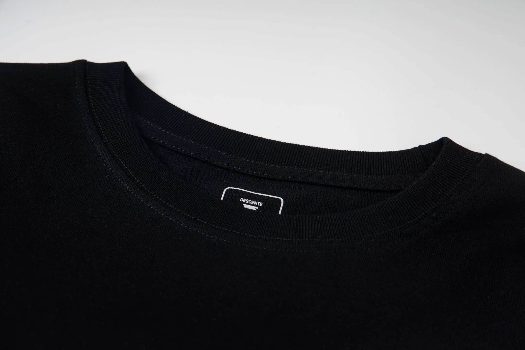 DESCENTE Series 32s Classic Same Style ：Black White Size：XS L :Black White