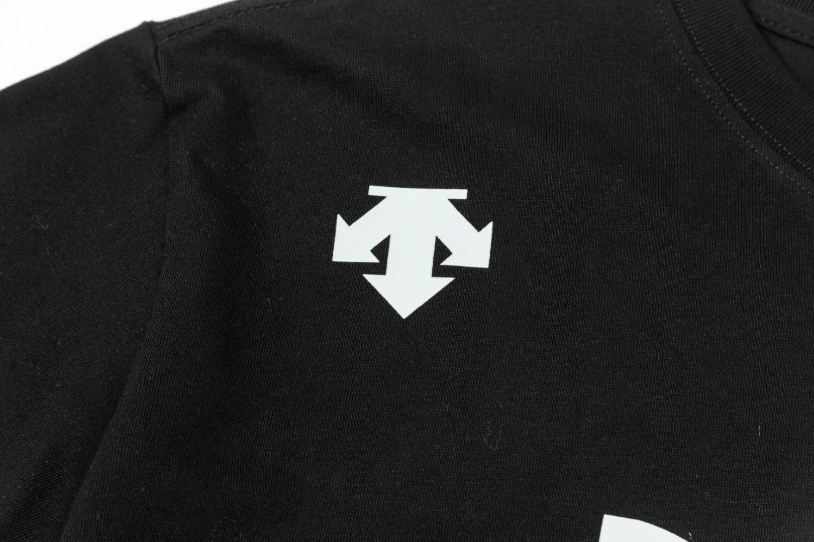 DESCENTE Series g Same Style Sizes：1 2 3 4 :Black White
