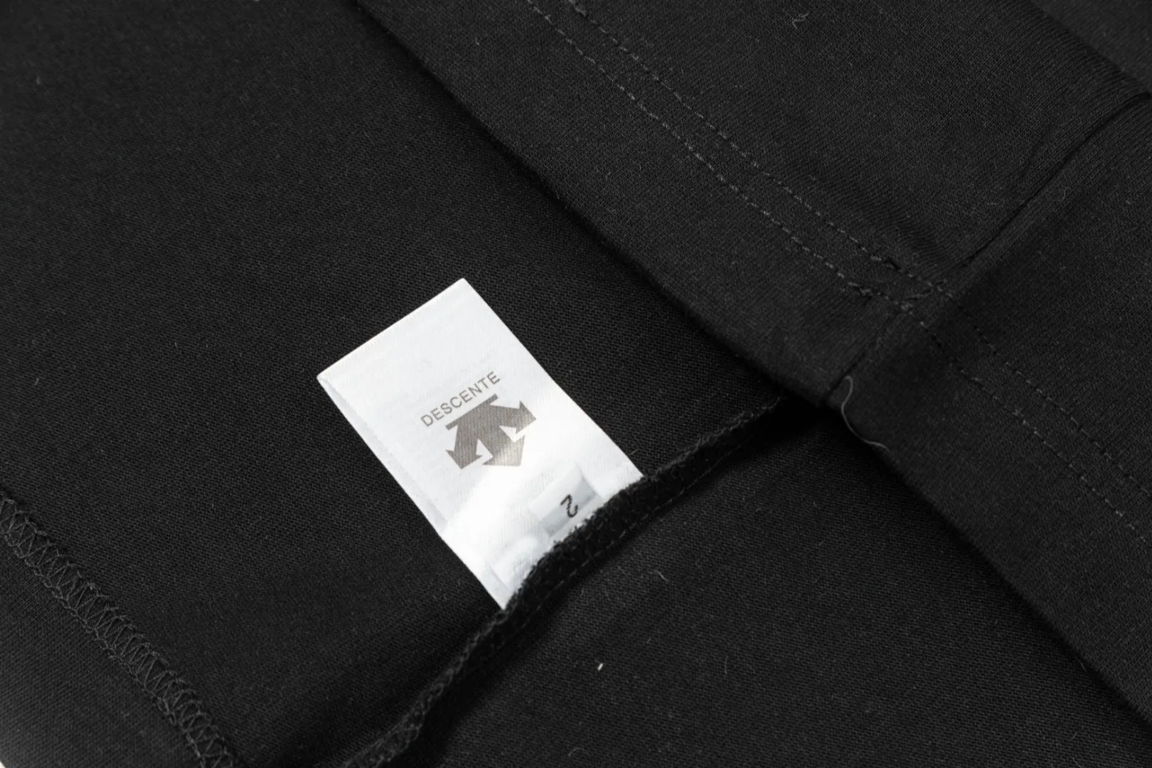DESCENTE Series g Same Style Sizes：1 2 3 4 :Black White