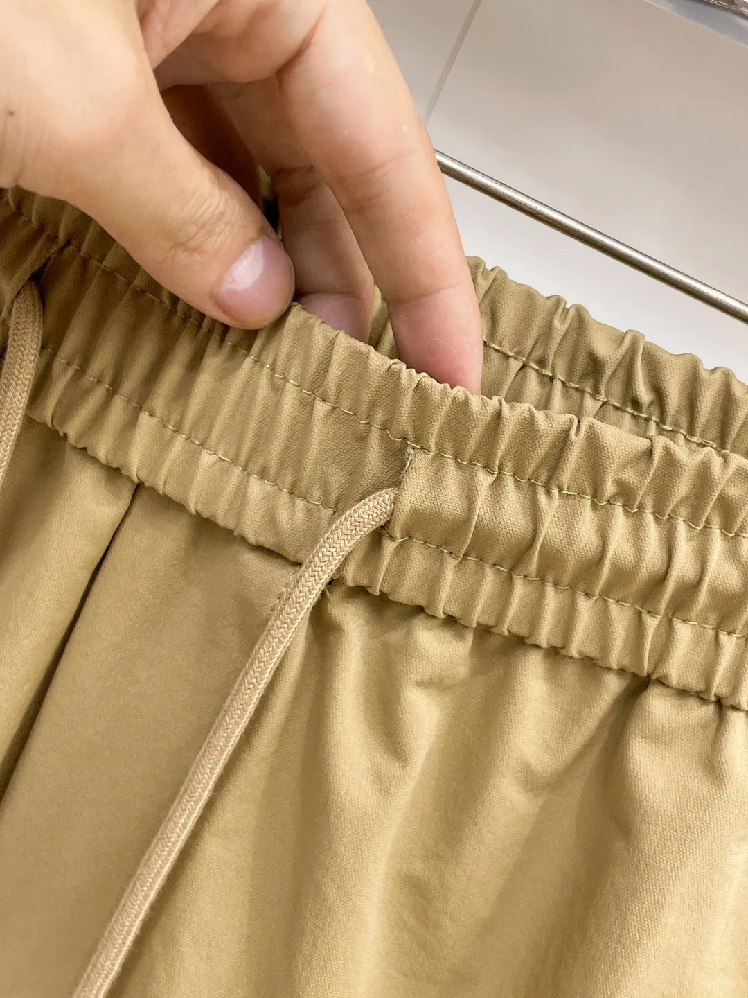 🆕Desante SSNew Arrival pure cotton men's casual shorts, advanced custom-made Breathable fabric, Breathable fabric, extremely stretchy and comfortable, with impeccable details, top-grade accessories, original logo design concept, delicate and soft feel! The upper body fit is awesome! Size: M-XXXL Please state your height and weight when ordering
