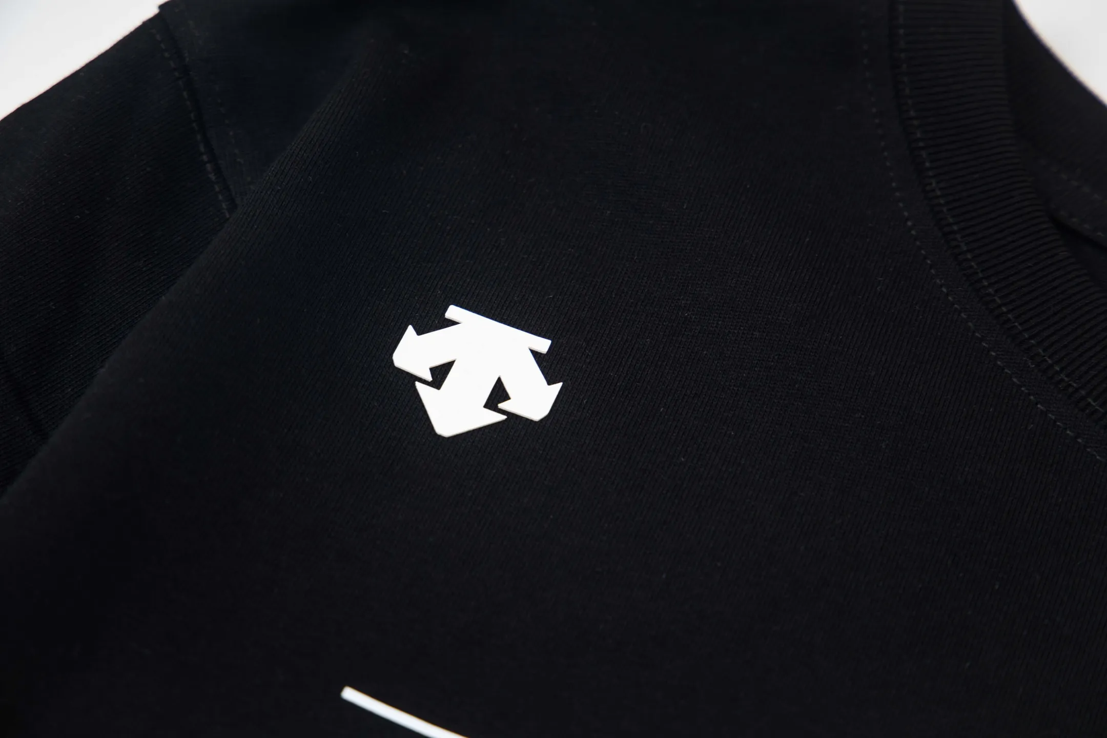 DESCENTE Series 32s Classic Same Style ：Black White Size：XS L