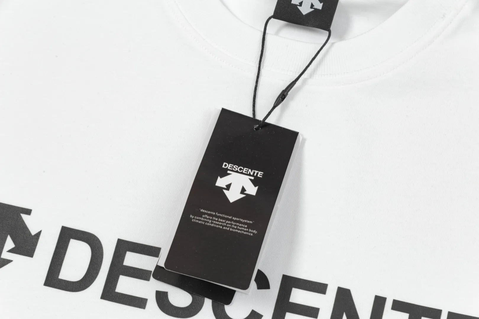 DESCENTE Series g Same Style Sizes：1 2 3 4 :Black White