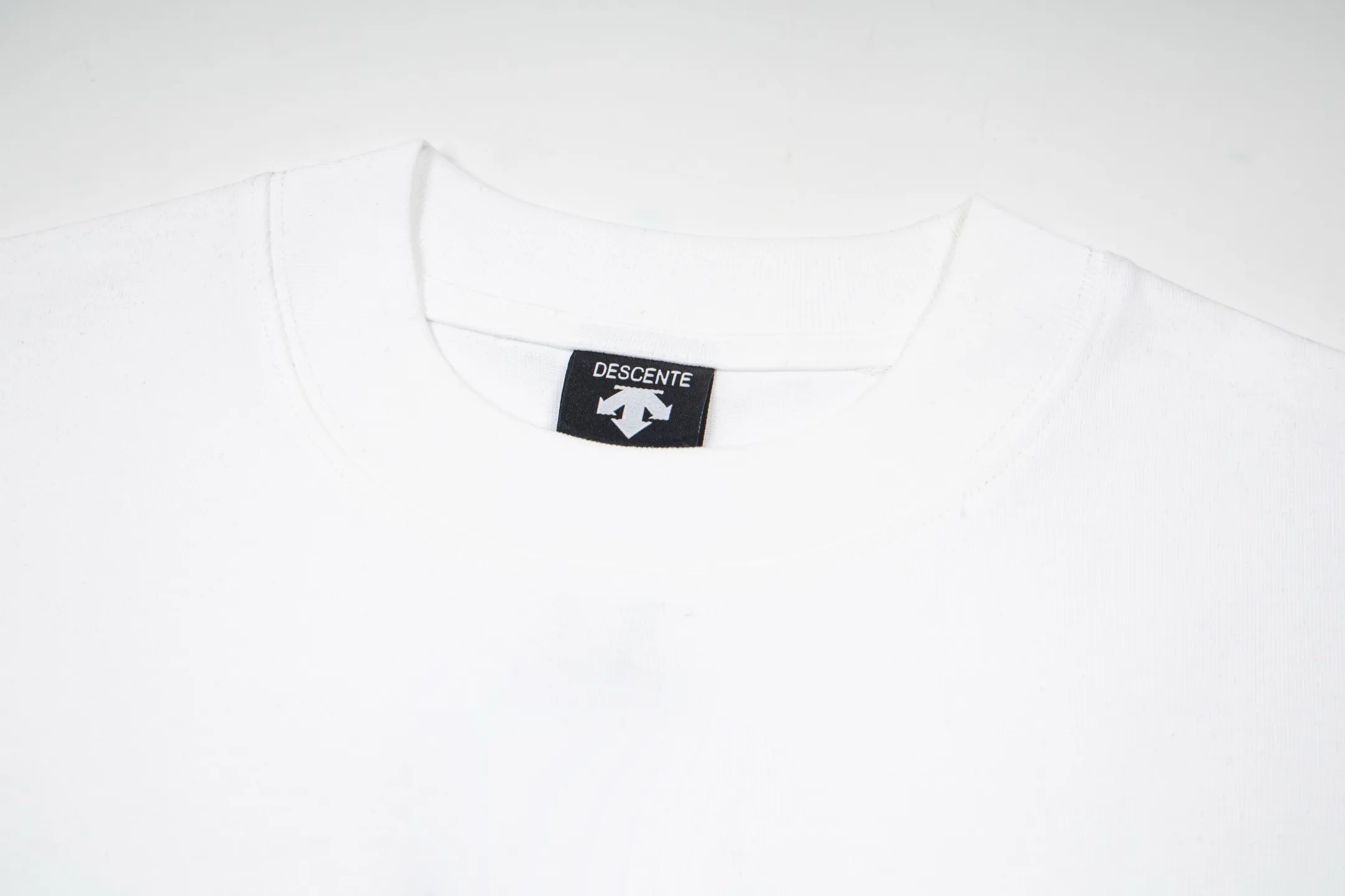 DESCENTE Series g Same Style Sizes：1 2 3 4 :Black White