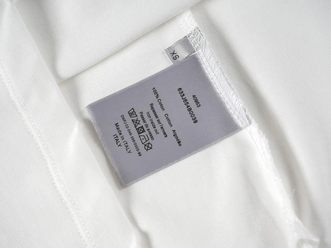 （ ➕5） CD 2024New Arrival 47 T ： （ T White） 【10s 】，【 g】， Y 【 】， 【 + 】 ， 【 】， 【 CD 】， 【 】， 【 】。 Sizes：XS S M L