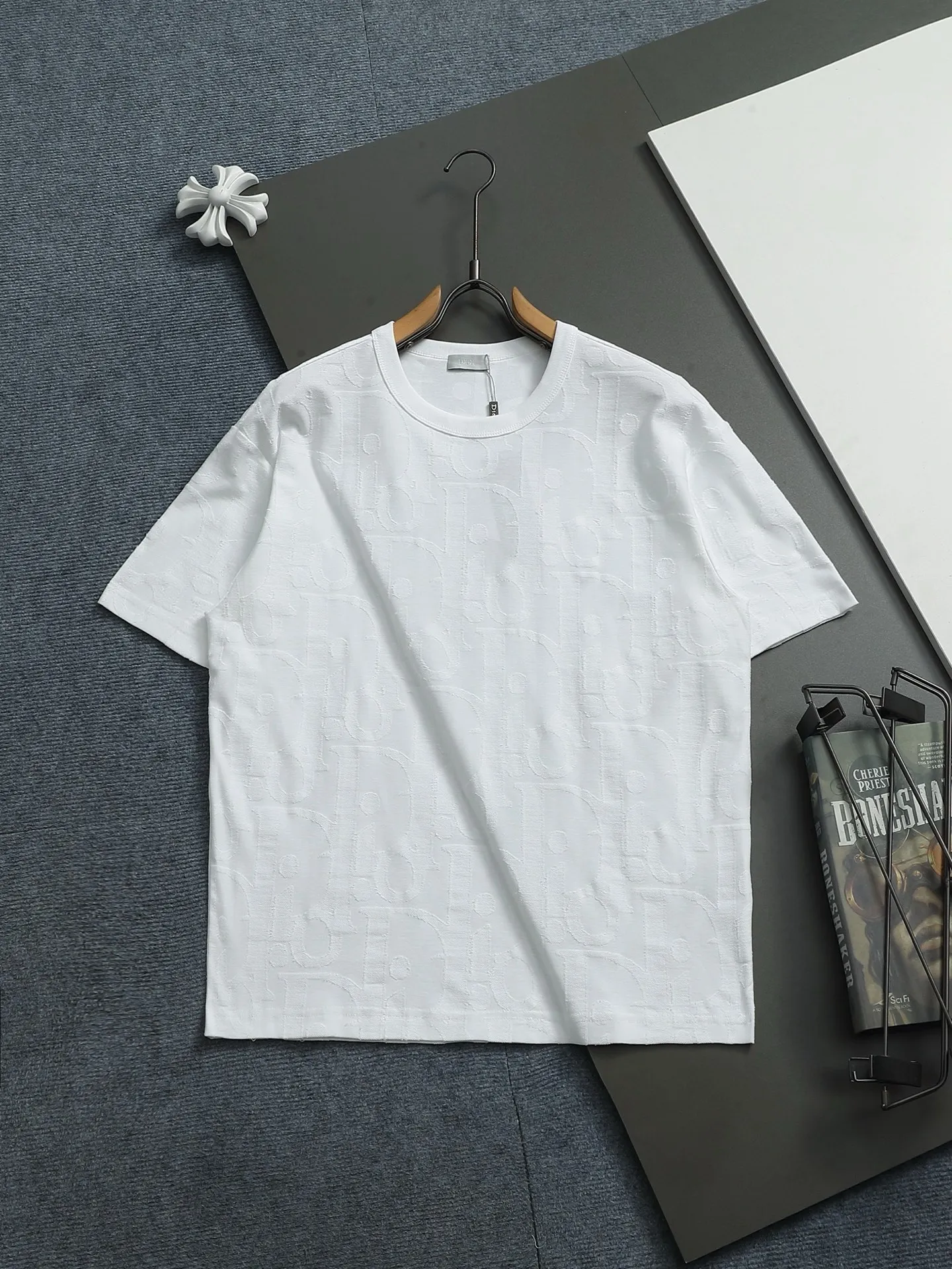 DIOR Logo 🪡 ， Retro Same Style Versatile : Black White Size：S M L XL