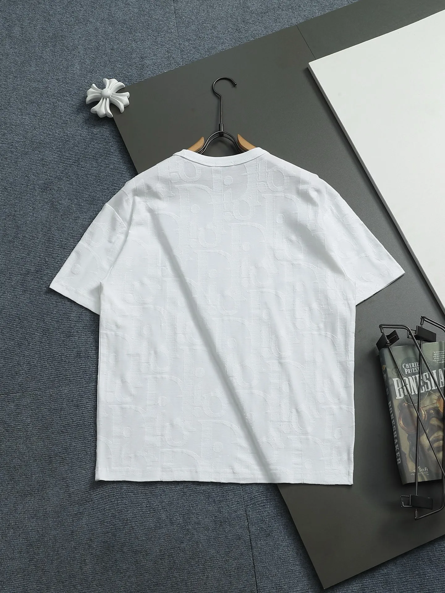 DIOR Logo 🪡 ， Retro Same Style Versatile : Black White Size：S M L XL