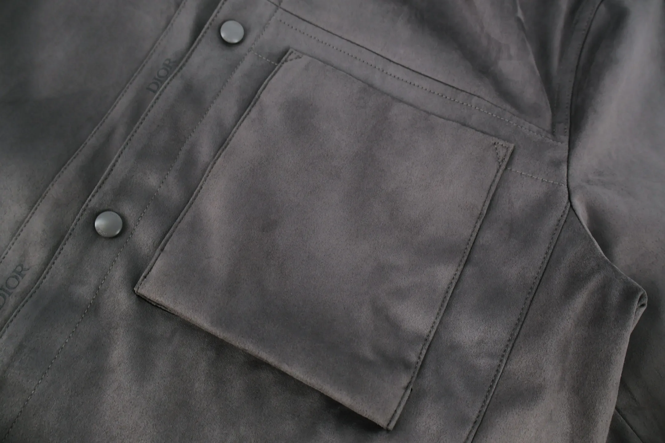 CD （Gray） 36,000 ， ， 50 ， 101 ， Cowhide Leather ， ， ， 。 Classic ， ， 0.3×6cm 14mm ， 10mm 。 ， 。 ， Classic 。 ， 。 Size:48-50-52