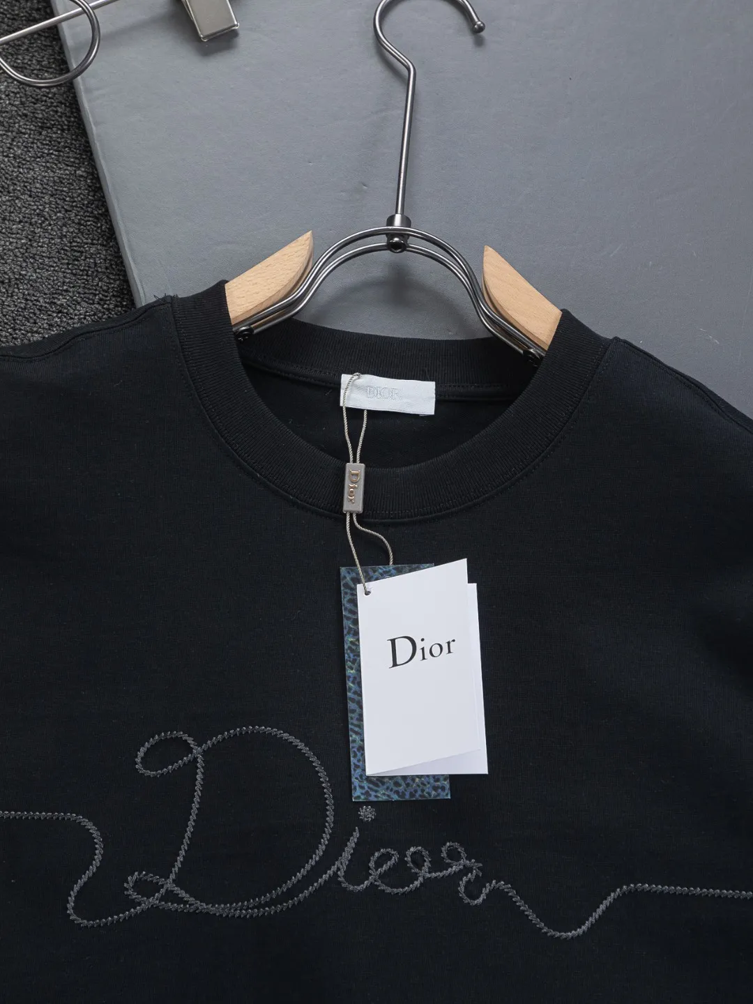 DIOR Dior dior CD S-XL Dior 26ss Classic Classic logo Ribbon 🪡 logo Same Style t ， ， Series， Logo Classic Obliave ， s ， ， obliqve ， v ， ， y …… ， ， Dior ！ ， ， ， Breathable ~ ！！ Same Style！ : Black White Red Size：S-XL ： S： 50- 56- 70 M： 52- 57- 72 L： 54- 59- 74 XL： 56- 62- 76