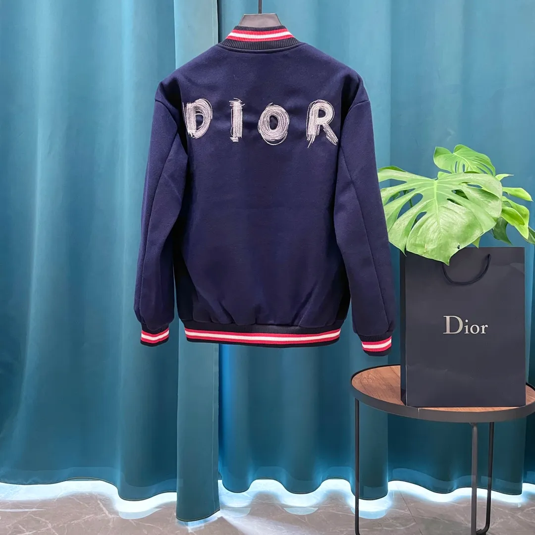 Dior➡️ 2025ss ， 。 LV ， ， 。 1 ， 。 ， 。Premium ！ ！ Quality！ Size：M L XL XXL