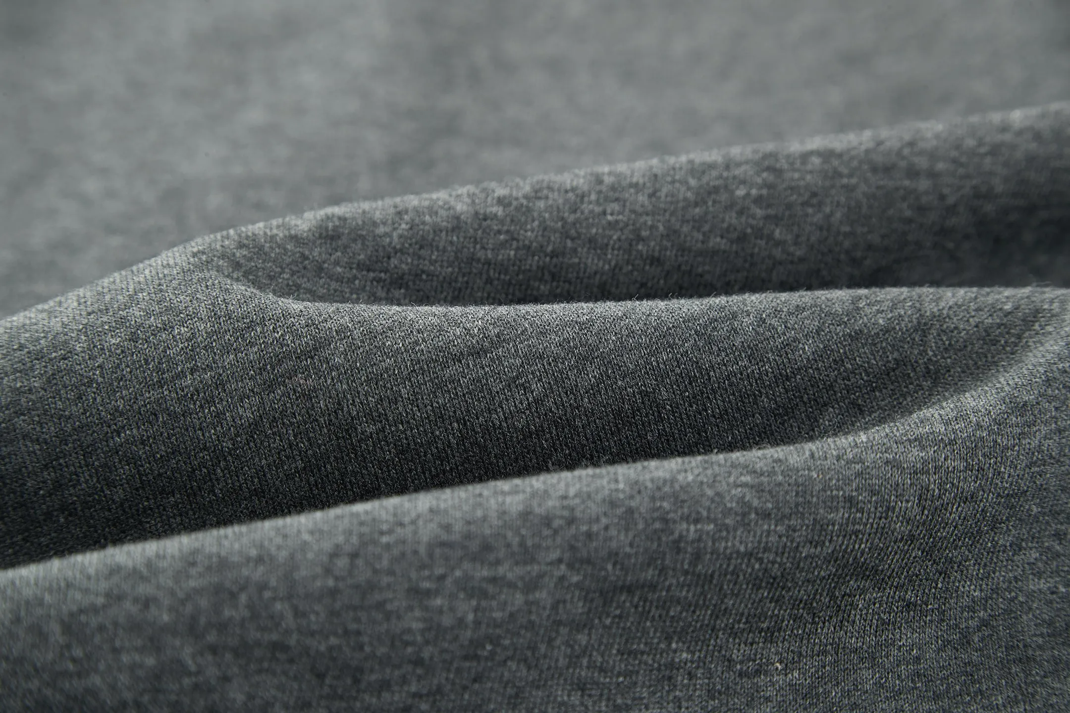CD 25FW （Dark Gray） 19, ， ， Gray。 2*2 ， ， 。 ， 。 Authentic YKK 。 CD Icon Classic 。 Gray ， ， CD Icon ， 。 Same Style POLO ， 。 CD Icon 100% 。 Size：S-M-L-XL