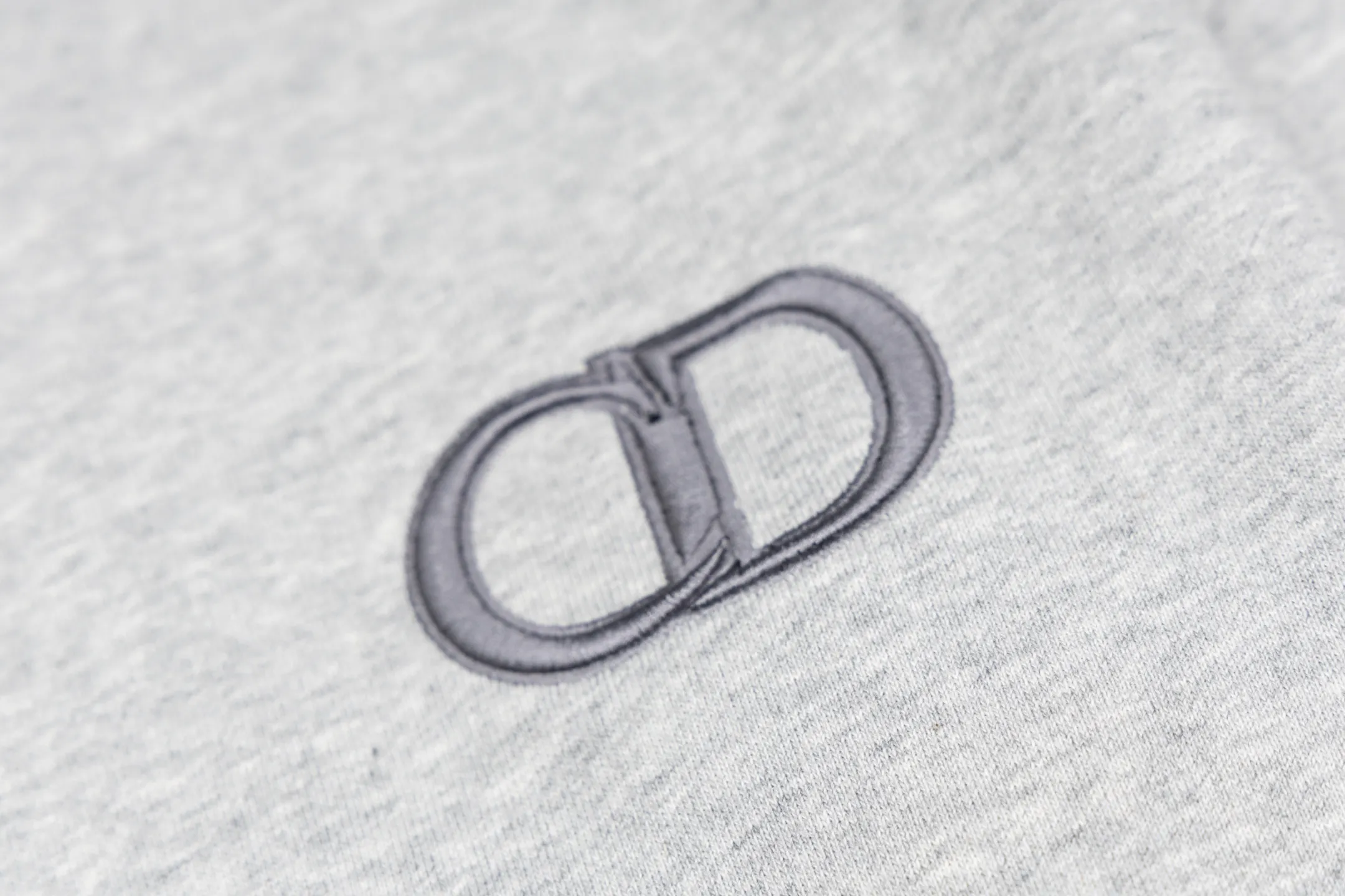 CD （Gray） Gray ， ， 。 100% ， Breathable 。 ， CD Icon ， 。 、 ， ， 。 ， Quality 。 ， ， 。 Size:S-M-L-XL