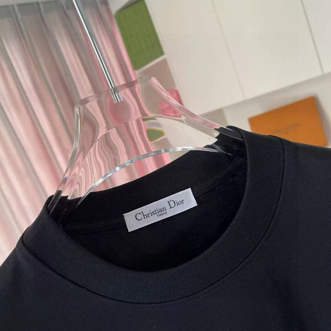 Dio Dior 2026 Summer New Arrival Personalized letter logo print Short-sleeved T-shirt Customized fabric g Men and women Same Style Color: Black White Green Purple Size: S M L XL XXL Five codes