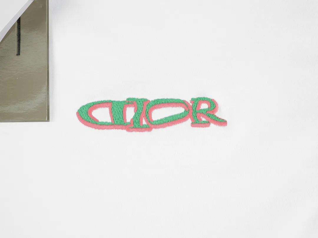 DIOR logo ： g 100% ， ！ uv d 65 ， ， ， ， ！ ： ， ， ， ：12C 。 XS S M L