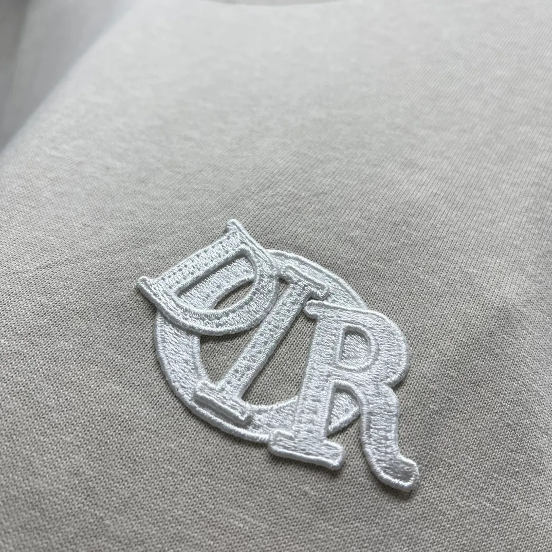 CD logo T Size : S-XL Dior Charm T Classic Dior 。 Beige ， ， Dior Charm 。 ， 。