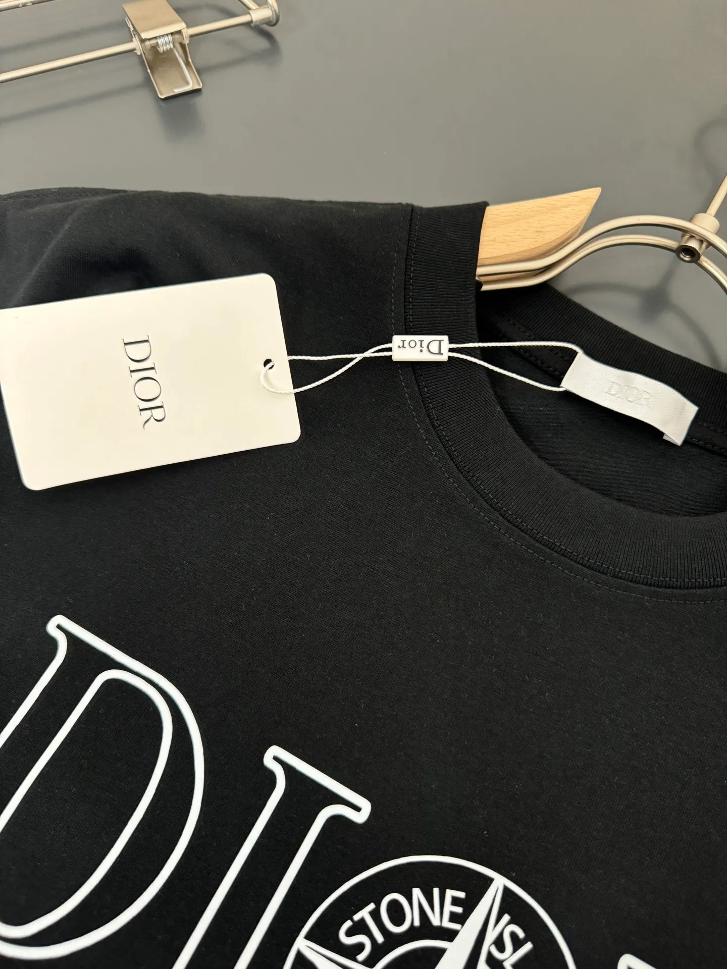 DIOR* g t Breathable logo New Arrival t ， ， Versatile ：Black White Red Sizes：S M L XL XXL