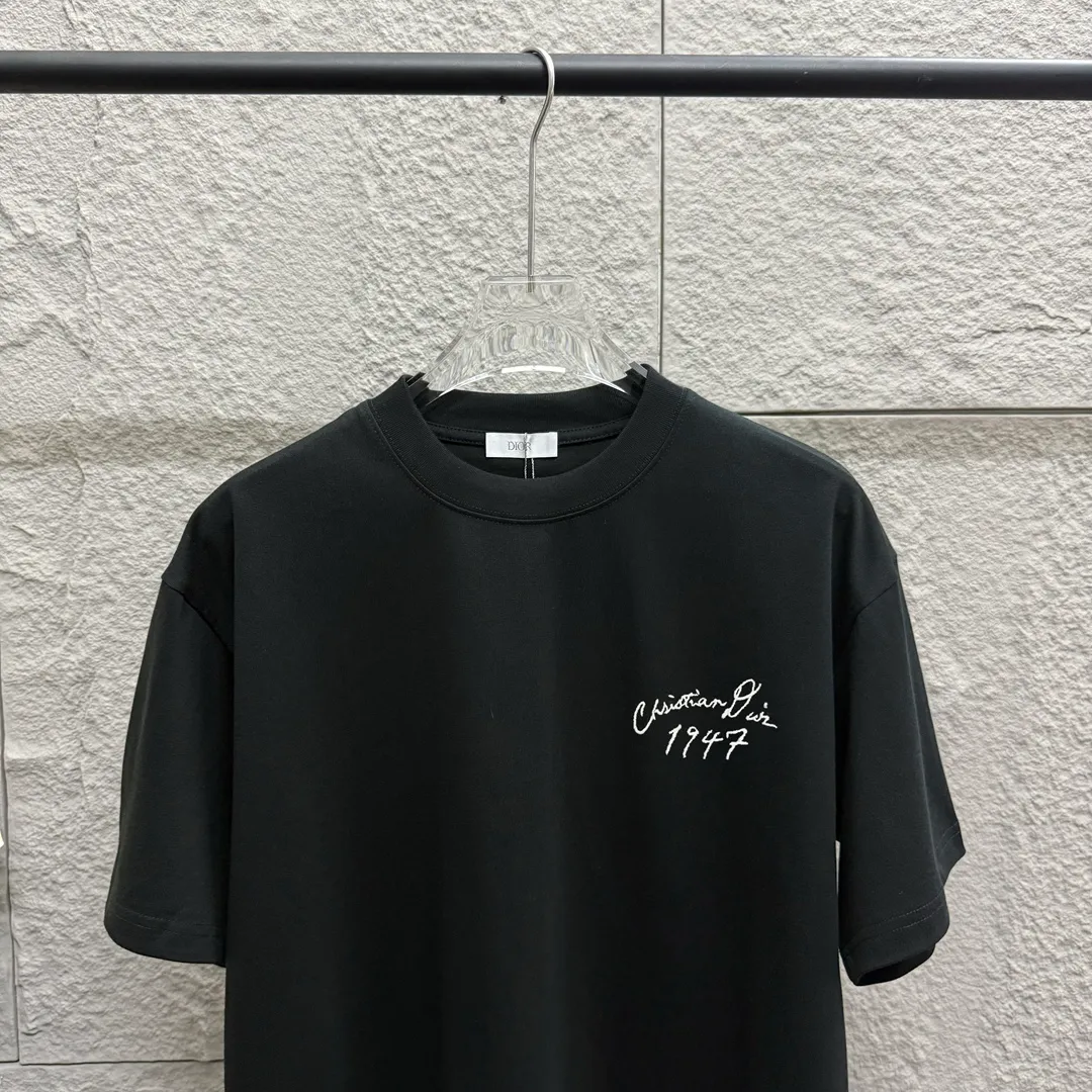 Dio* 2025 Classic logo T Same Style Size： S （90-130 ） M （120-150 ） L （140-165 ） XL （160-180 ） XXL （180 ） ：Black White