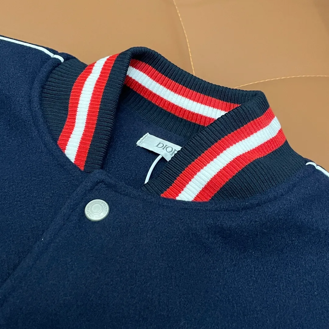 Dior➡️ 2025ss ， 。 LV ， ， 。 1 ， 。 ， 。Premium ！ ！ Quality！ Size：M L XL XXL