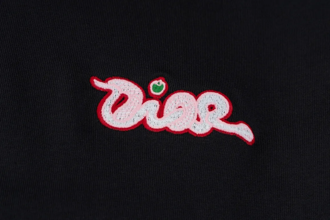 【 . Quality】 DIOR T 32 100% ( ) 1x 1 ( ) 1:1 1:1 ( ) ：8835# ：Black White Size：XS S M L