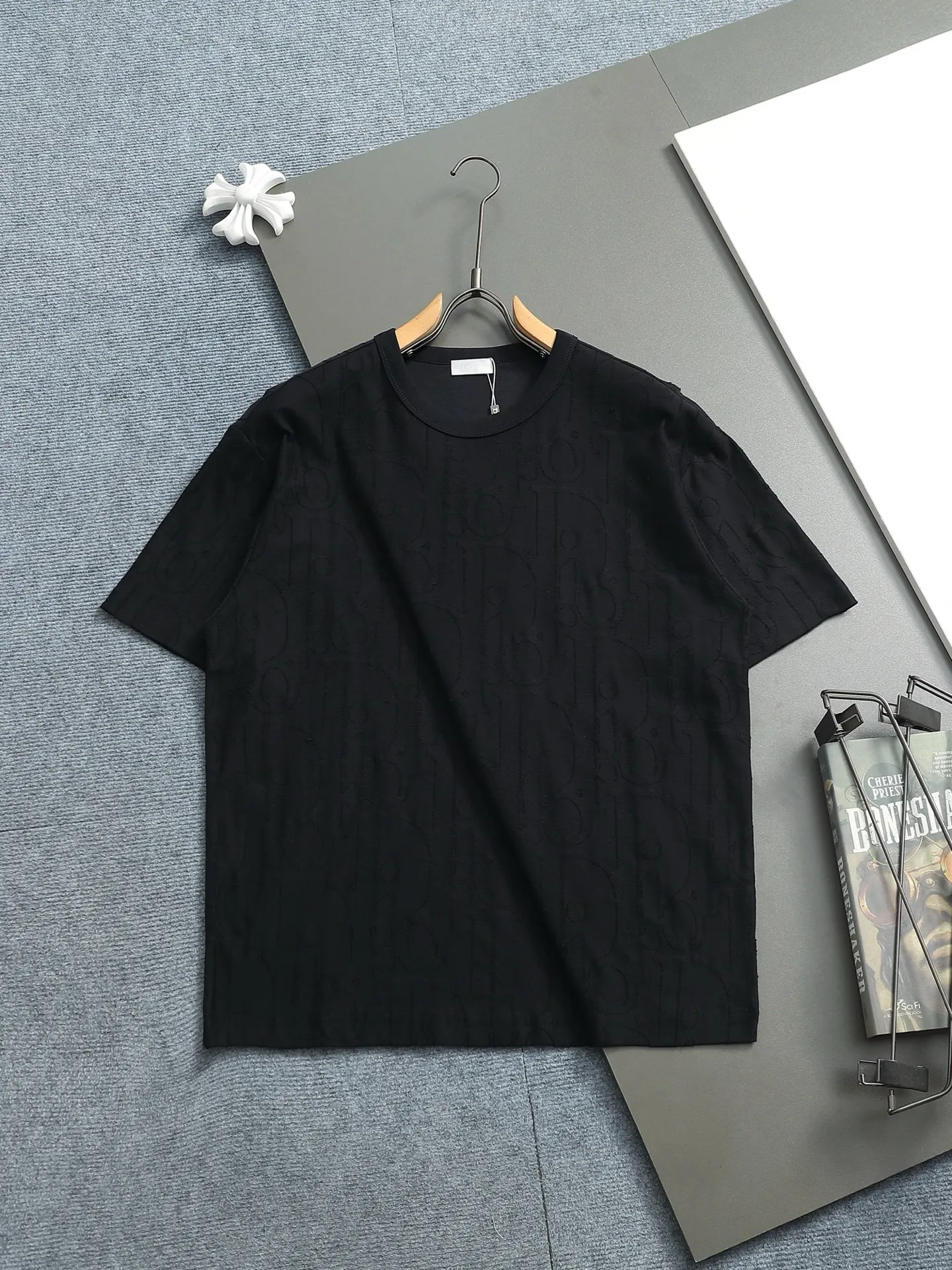 DIOR Logo 🪡 ， Retro Same Style Versatile : Black White Size：S M L XL