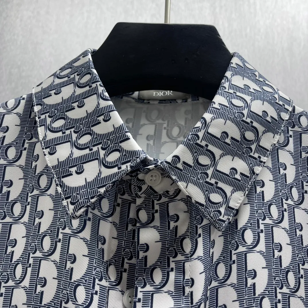 CD Classic Size S-XL Classic Oblique 。 White Blue ， ， 。 ， 。