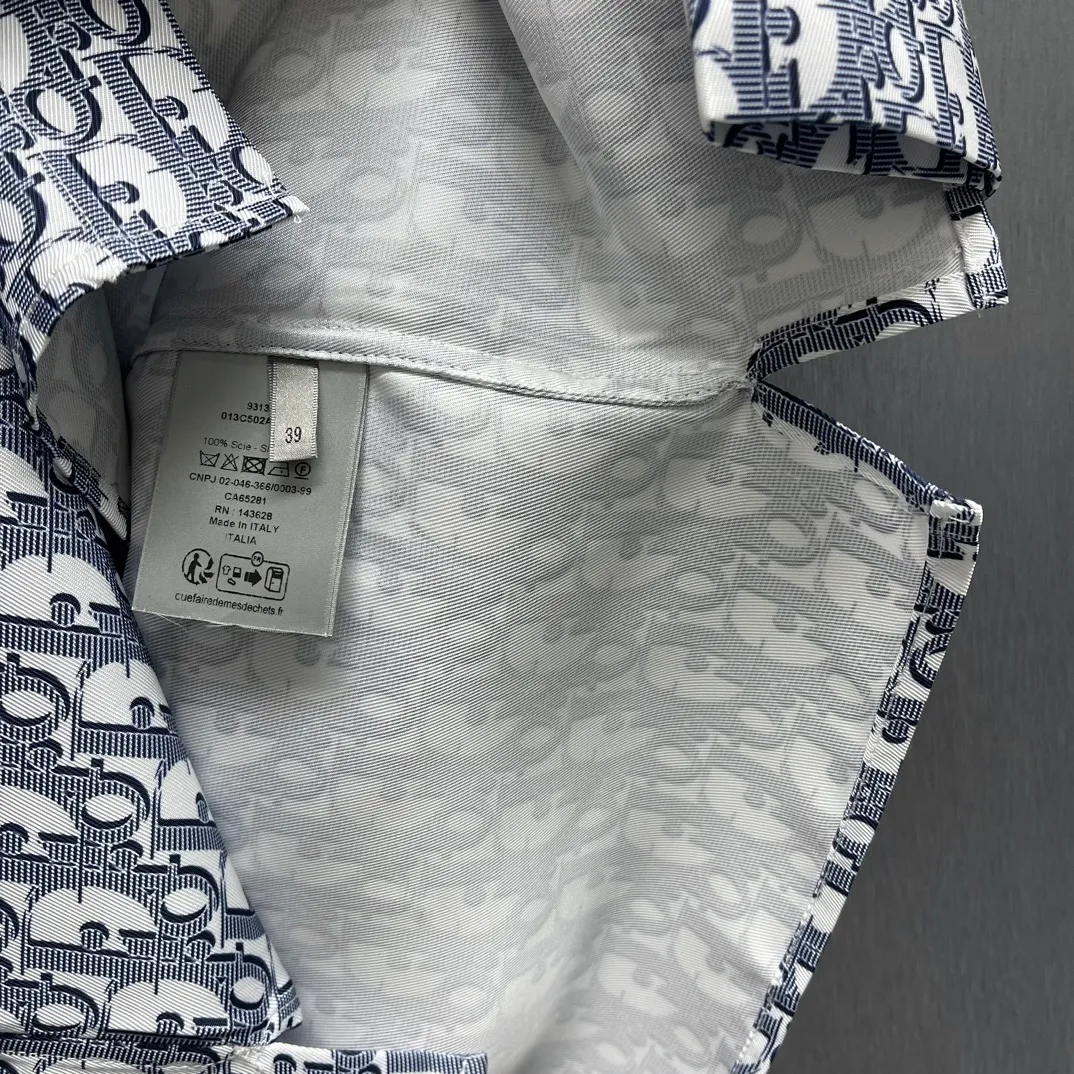 CD Classic Size S-XL Classic Oblique 。 White Blue ， ， 。 ， 。