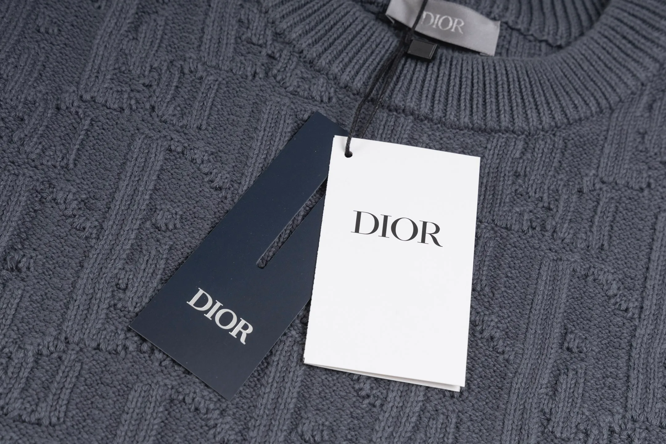 【 】 CD 24FW 18, ， ， 。 Gray Oblique ， 。 ， 、 ， 。 ， ， 。 Breathable ， 。 ， 。 Size:S/M/L/XL
