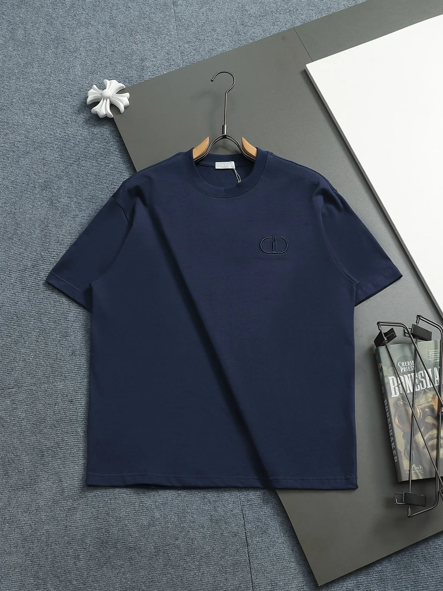 DIOR CD Logo 🪡 ， Retro Same Style Versatile : Black White Size：S M L XL